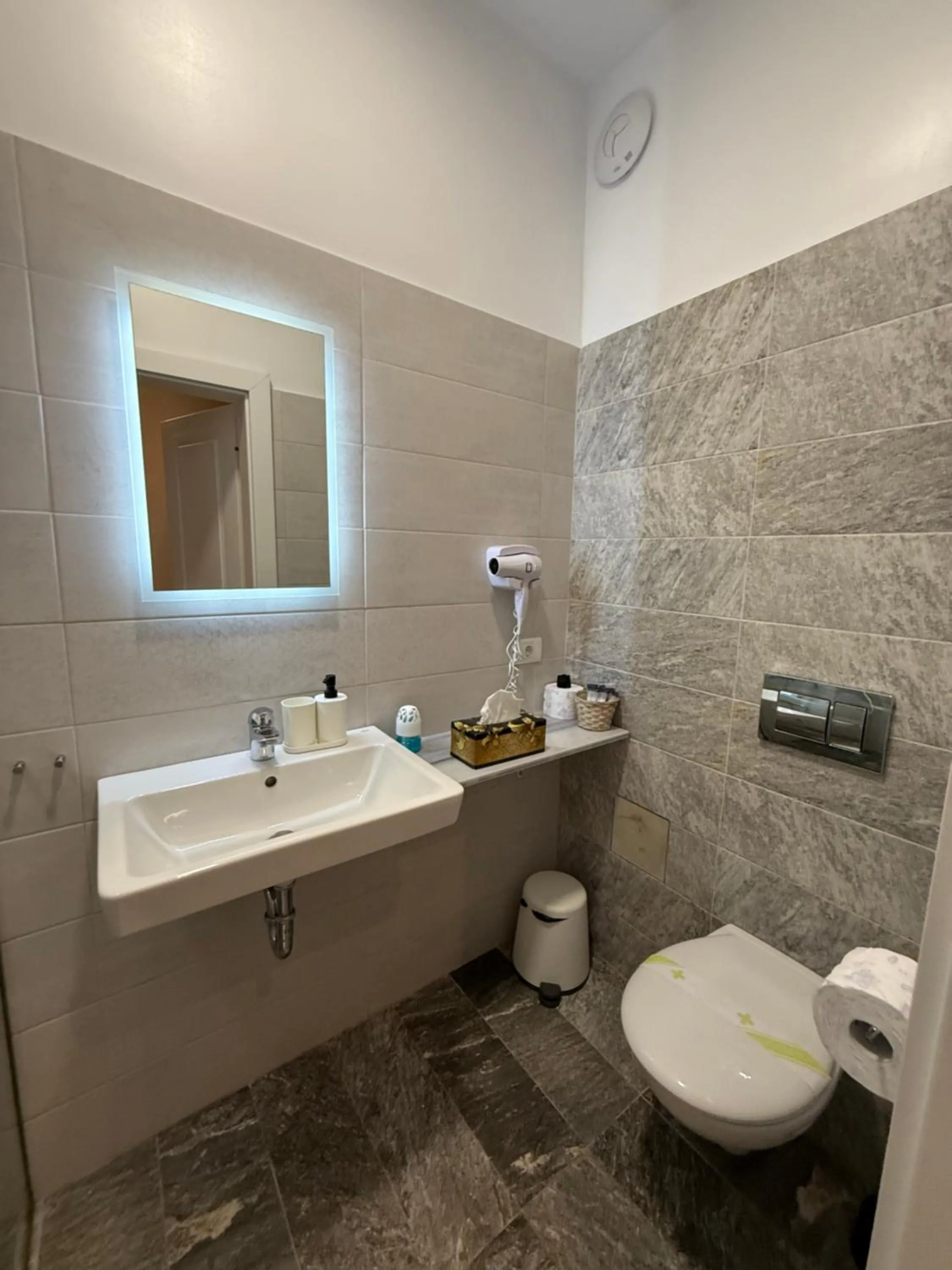 Shower in CHG Boutique