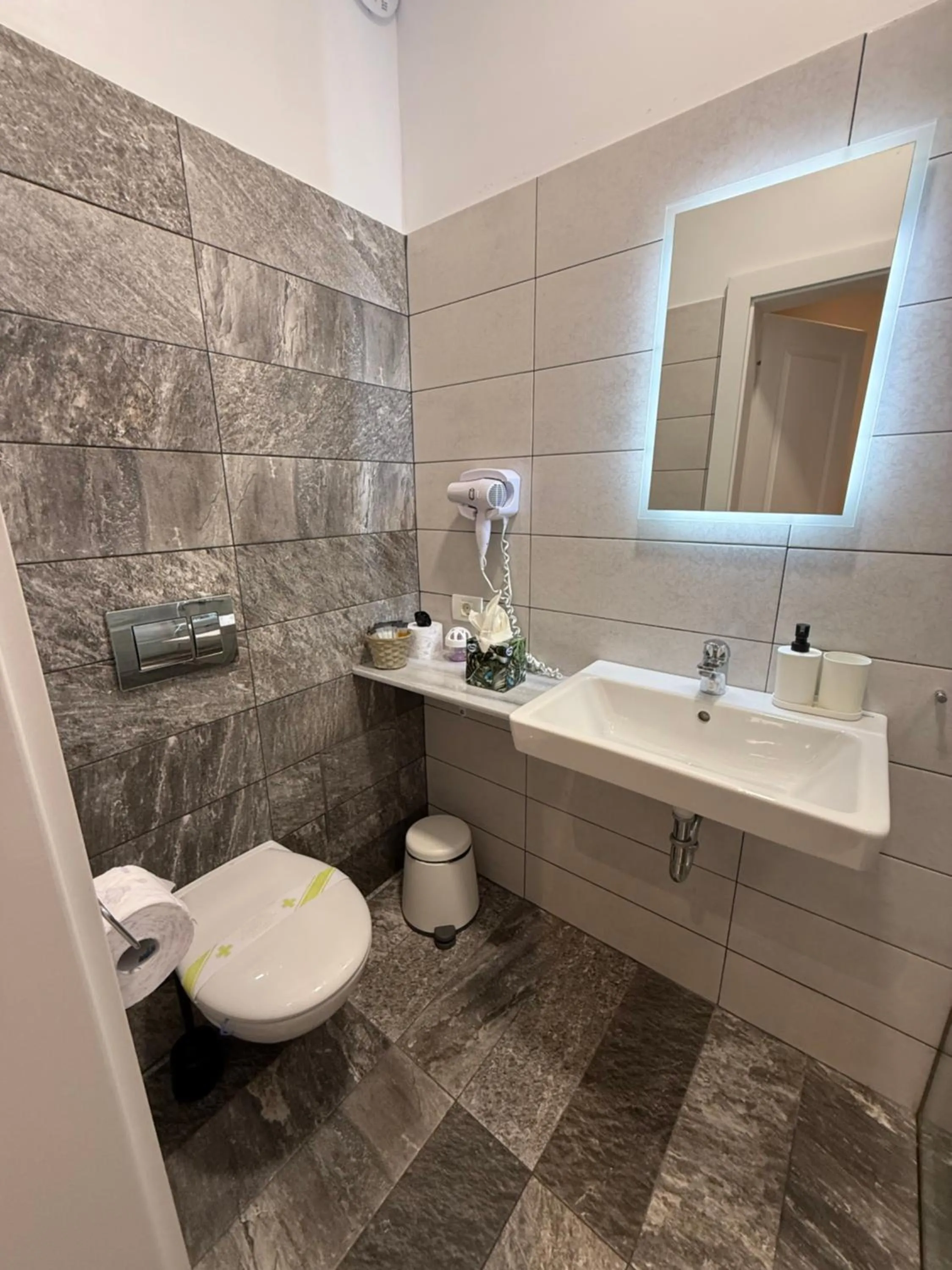 Shower in CHG Boutique