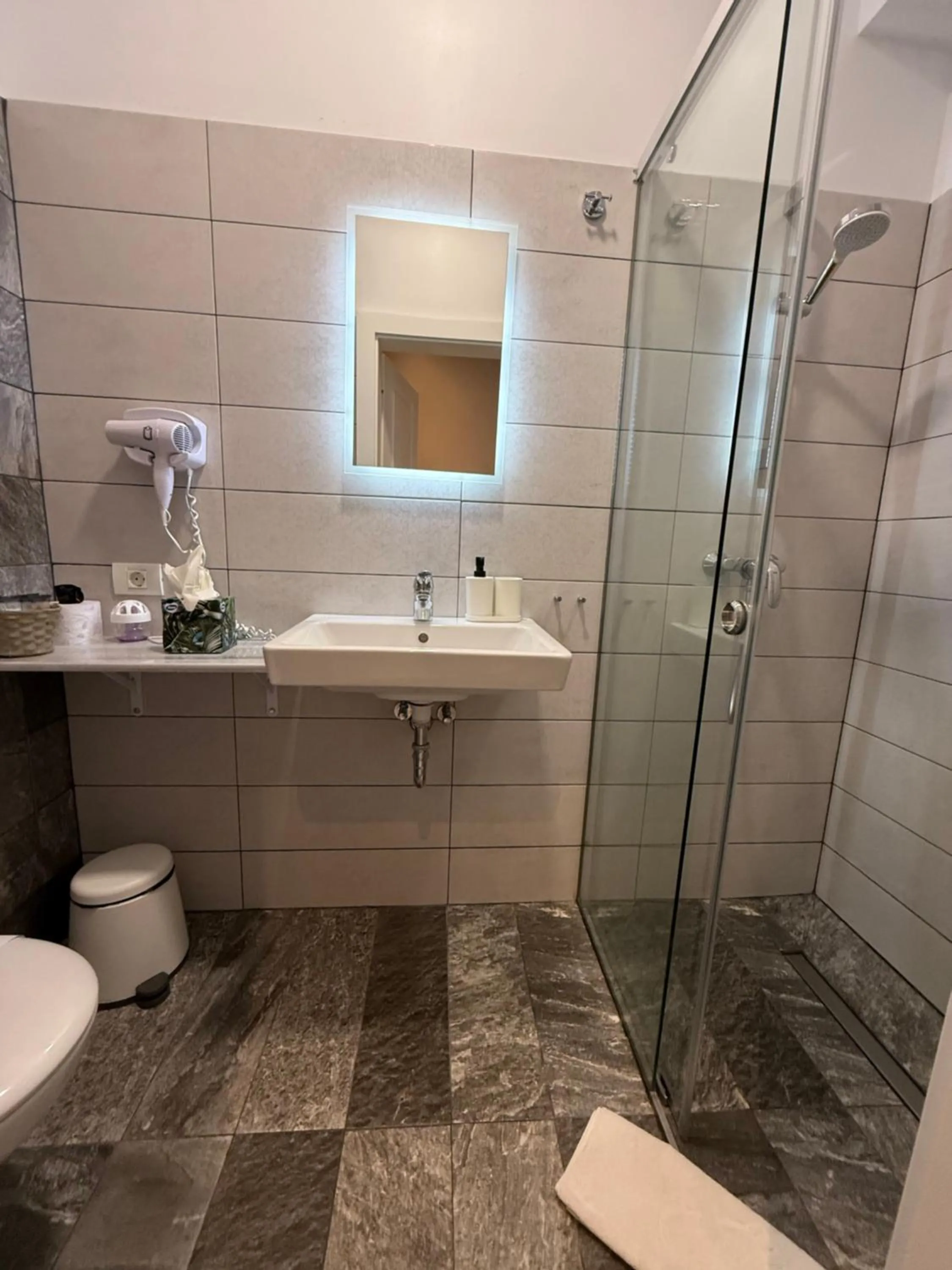 Shower in CHG Boutique