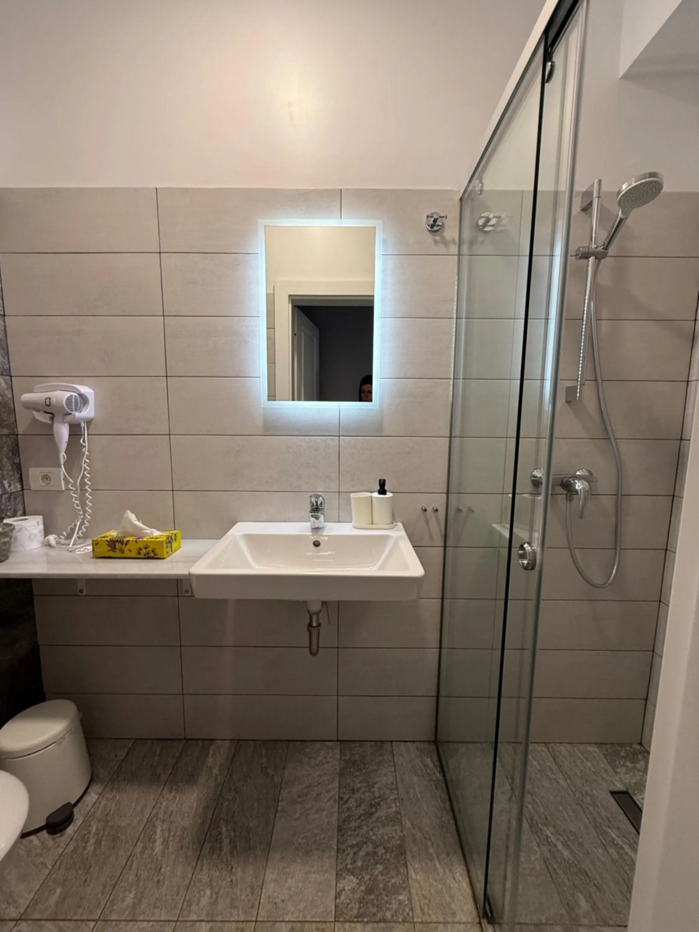 Shower in CHG Boutique