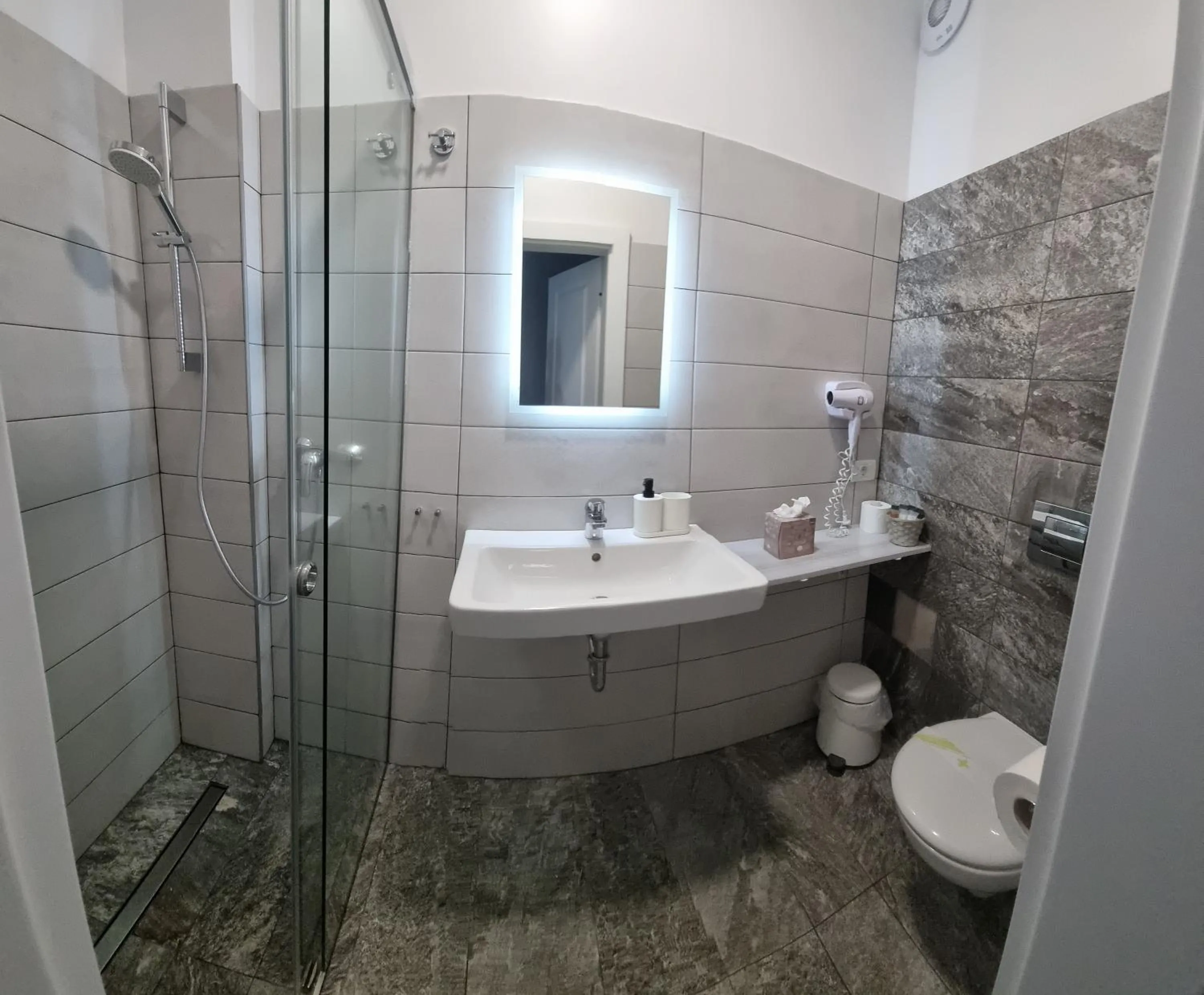 Shower in CHG Boutique