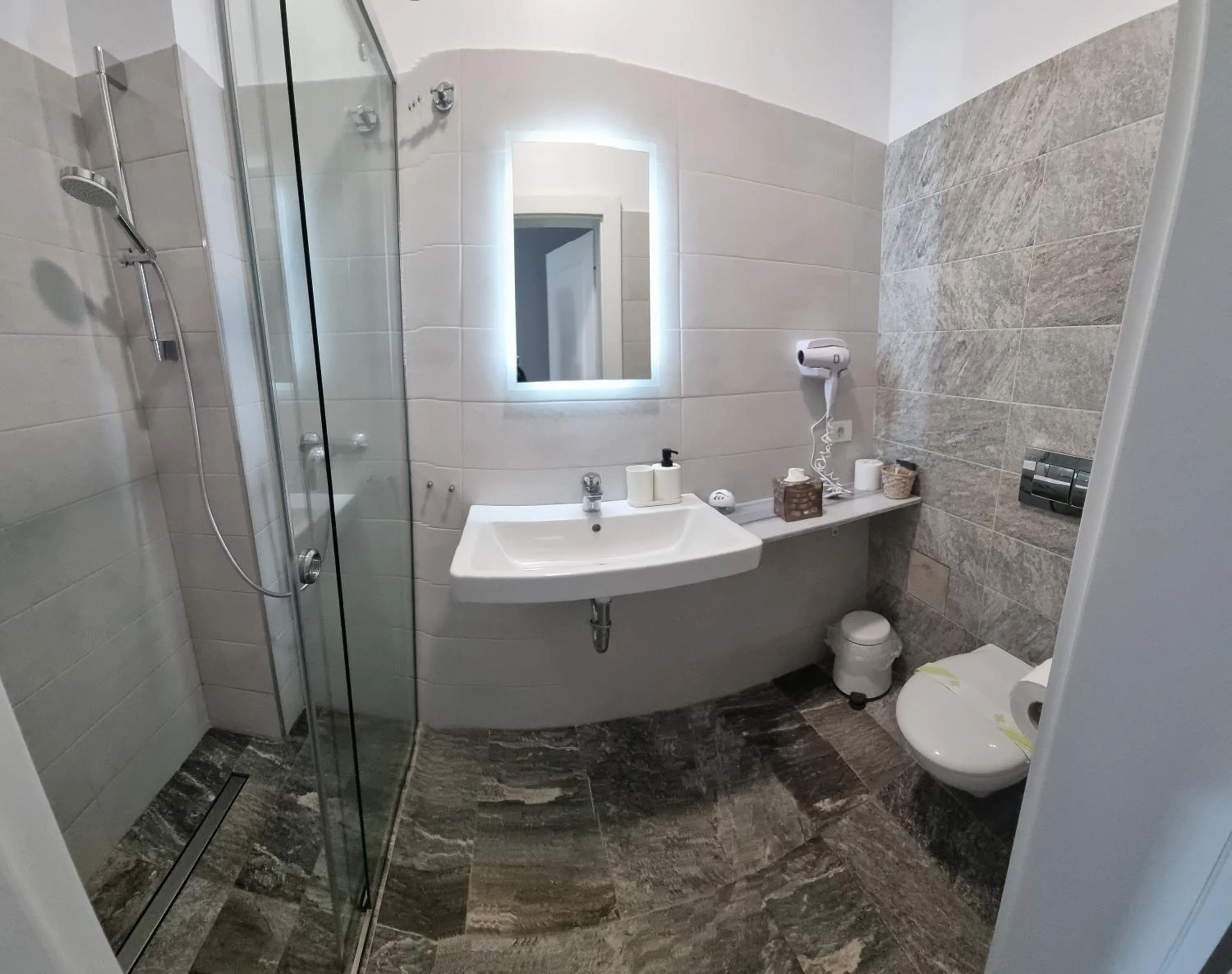 Shower in CHG Boutique