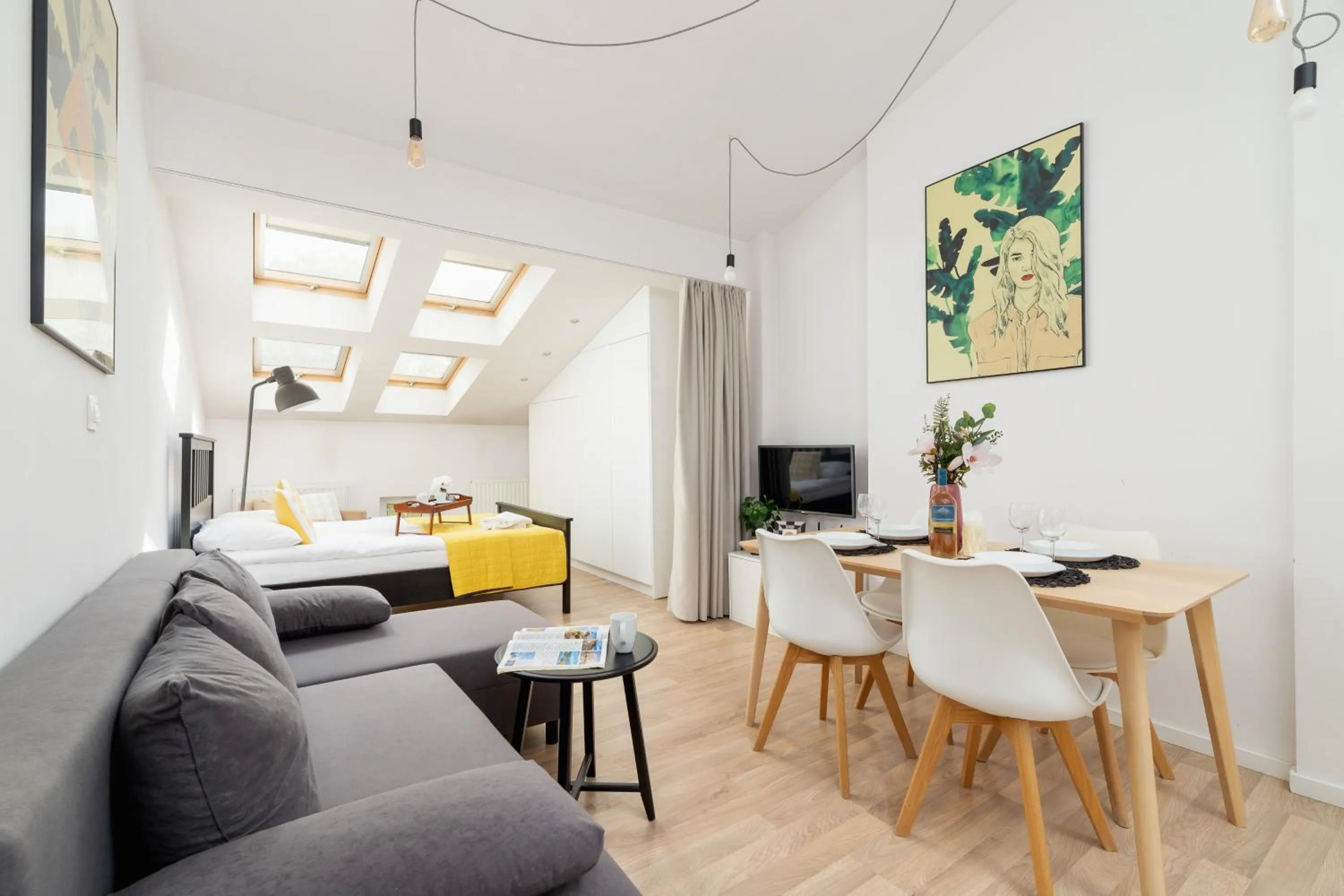 Bed in Apartments Dietla Cracow by Noclegi Renters