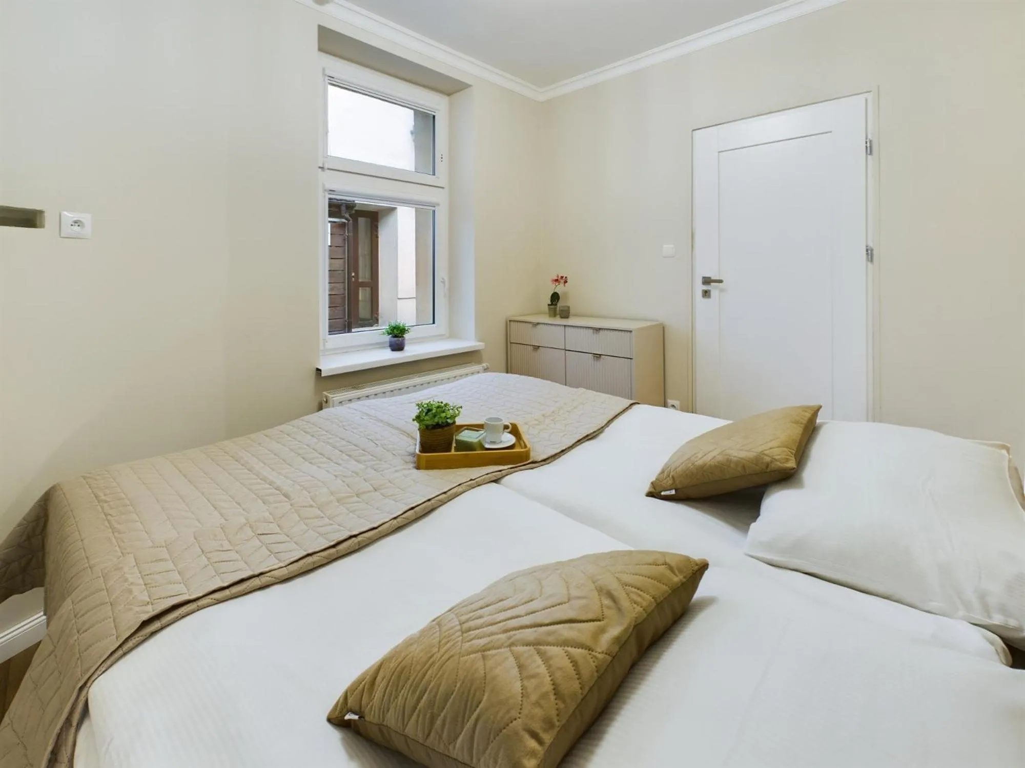 Bed in Apartments Dietla Cracow by Noclegi Renters