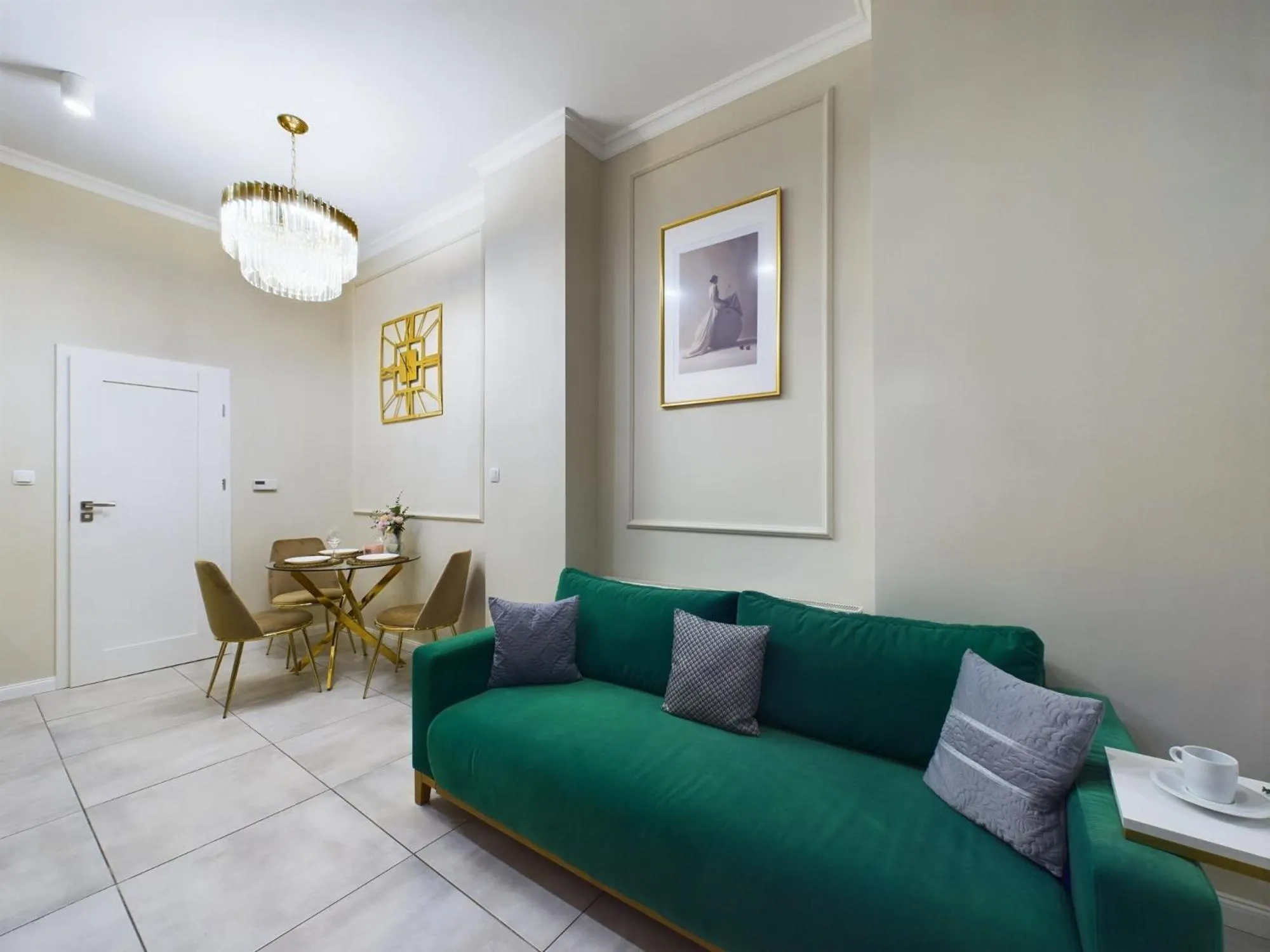 Communal lounge/ TV room in Apartments Dietla Cracow by Noclegi Renters