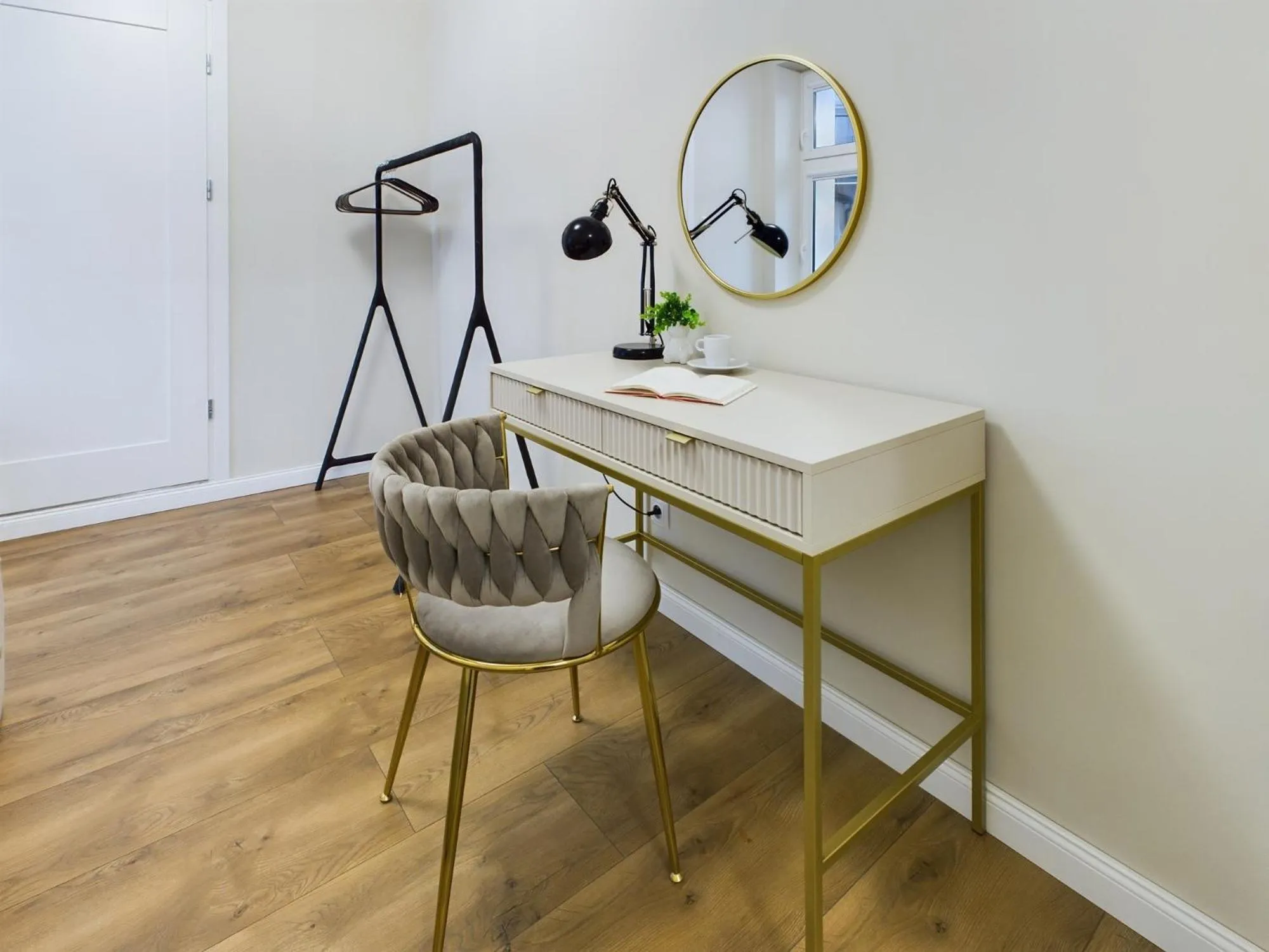 Bed in Apartments Dietla Cracow by Noclegi Renters