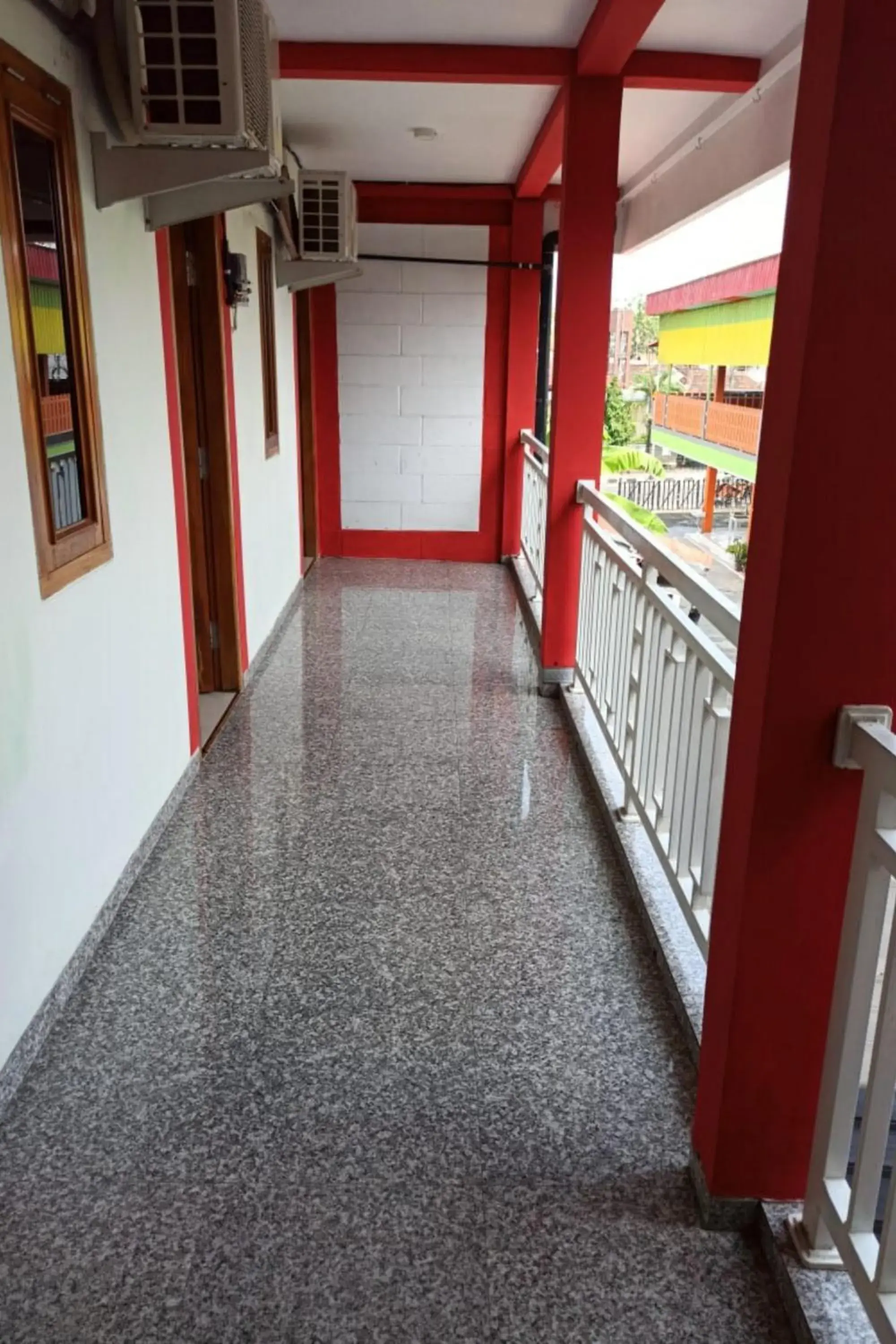 Facade/entrance in Harmony House Syariah near Alun Alun Pati Mitra RedDoorz Facade/entrance in Harmony House Syariah near Alun Alun Pati Mitra RedDoorz