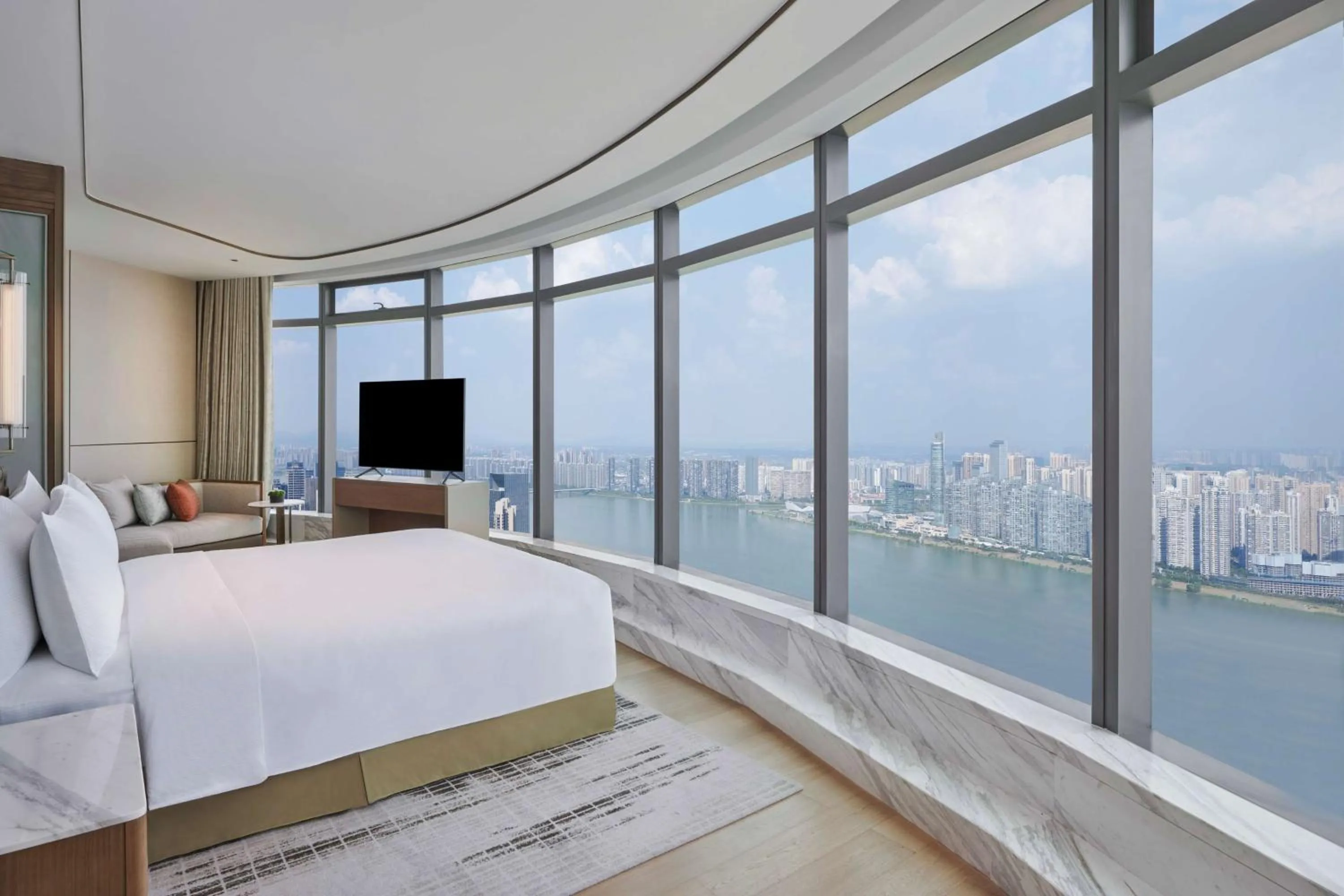 View (from property/room), Bed in Hilton Changsha Riverside