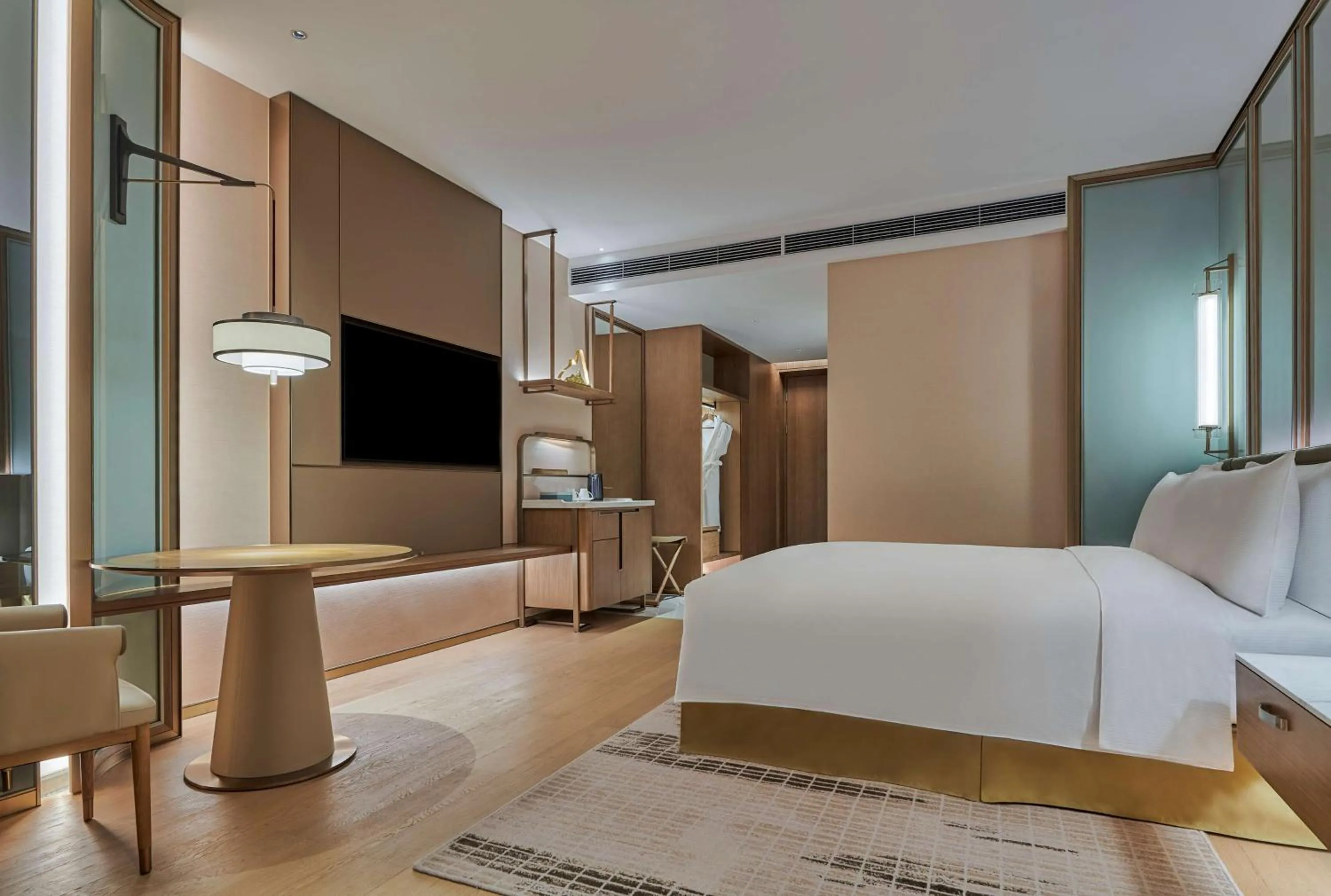 Bathroom, Bed in Hilton Changsha Riverside