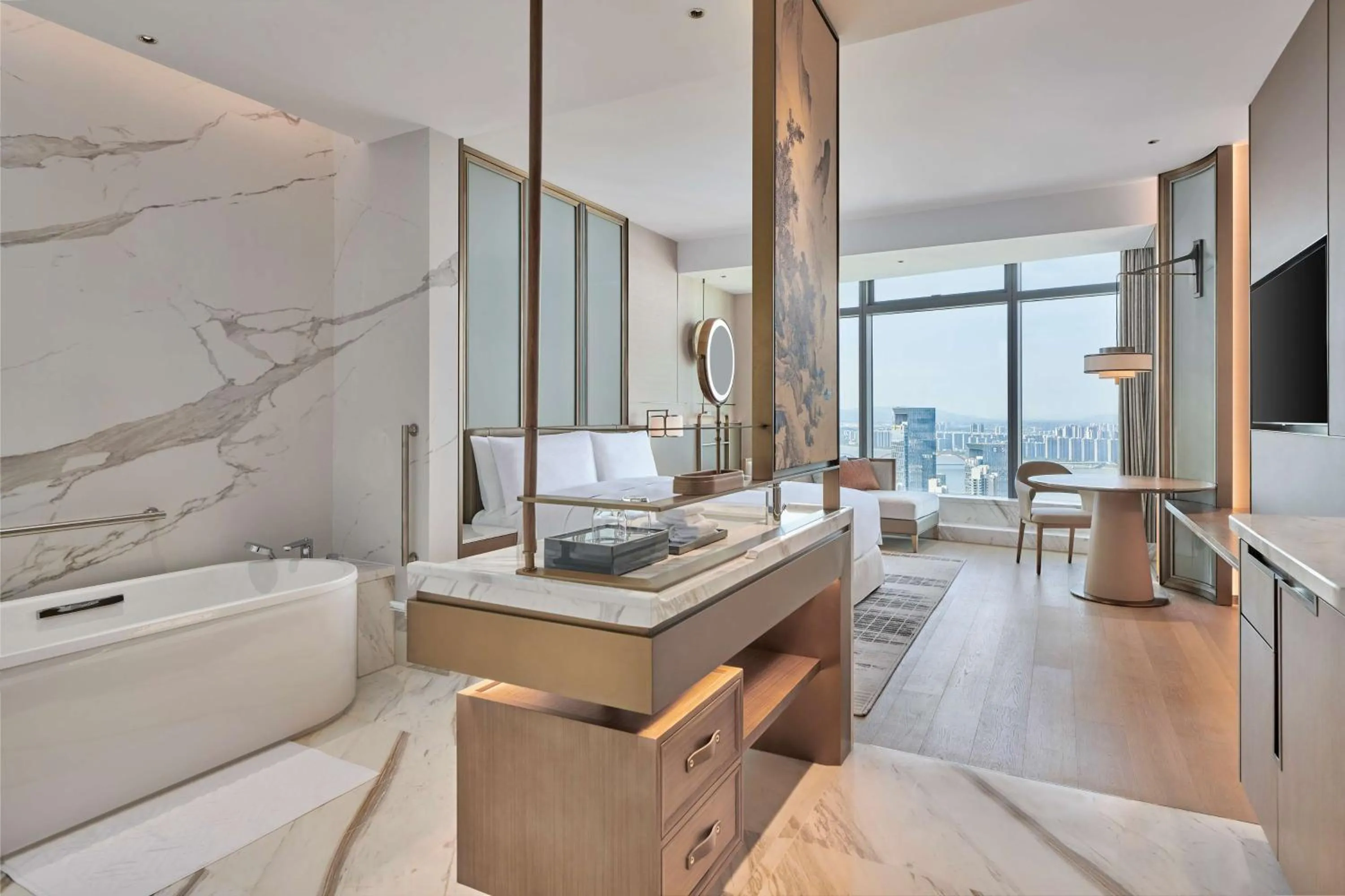 Bathroom, Bed in Hilton Changsha Riverside