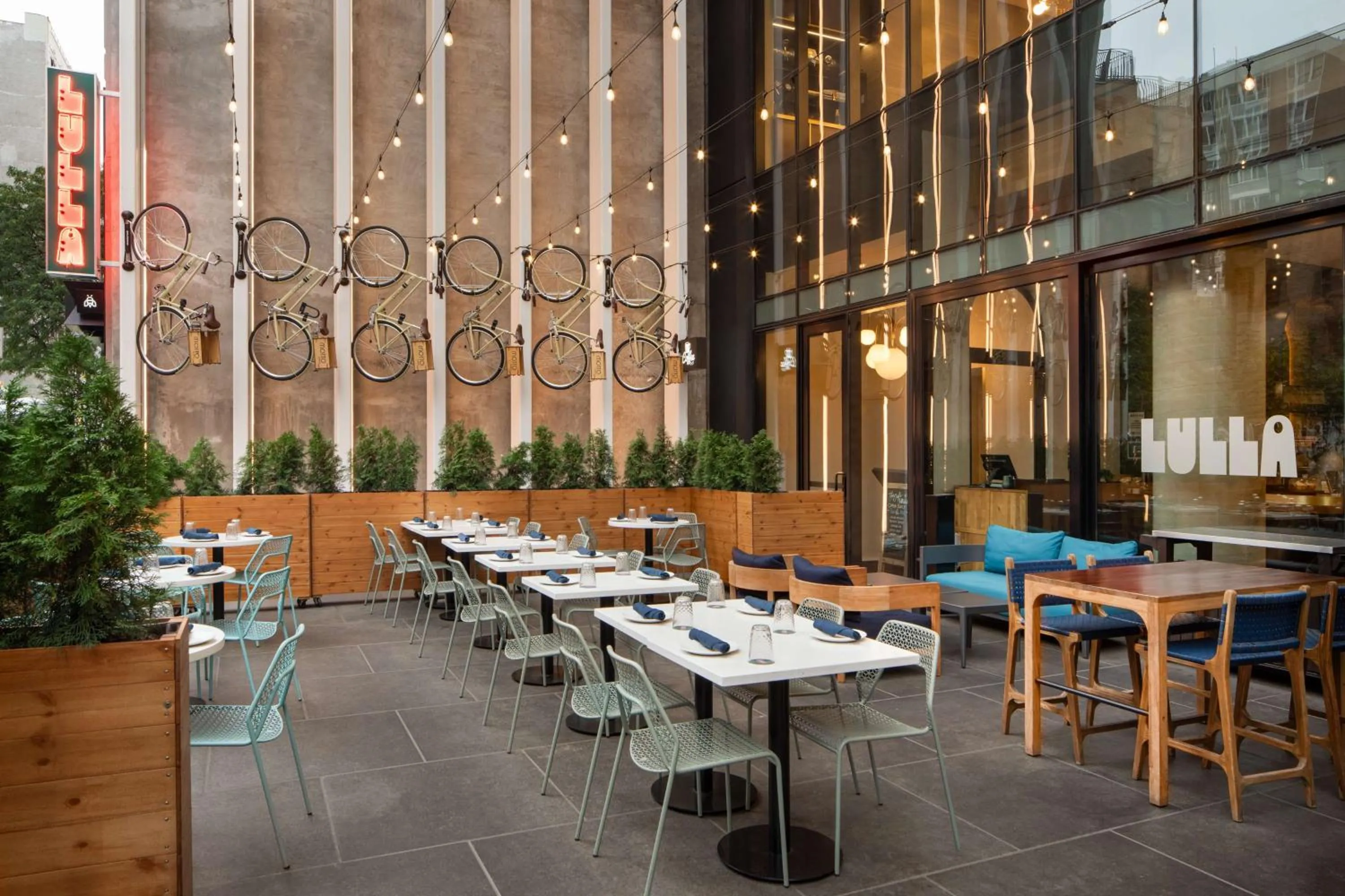 Restaurant/places to eat in Motto by Hilton New York City Chelsea