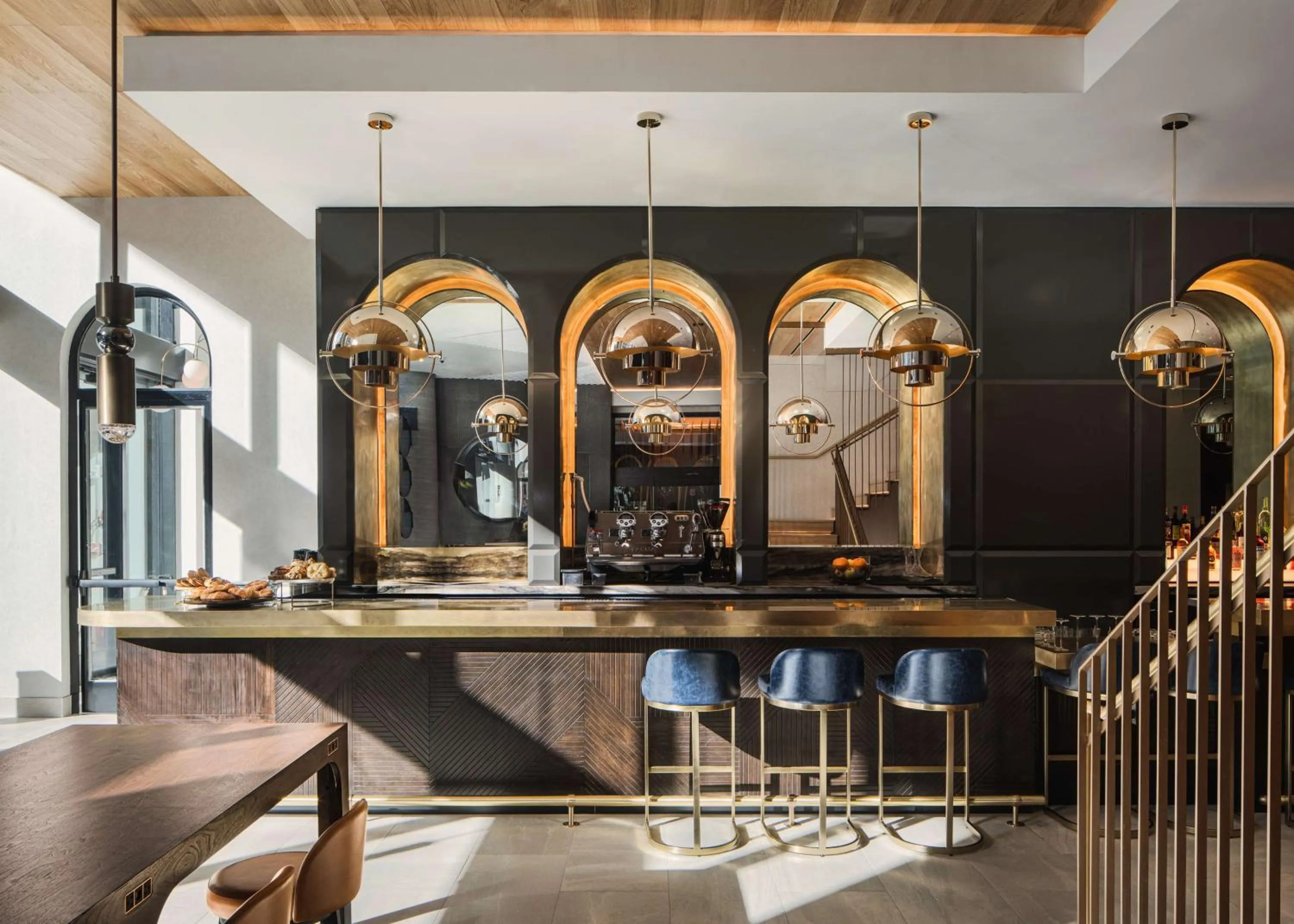 Lounge or bar in Motto by Hilton New York City Chelsea