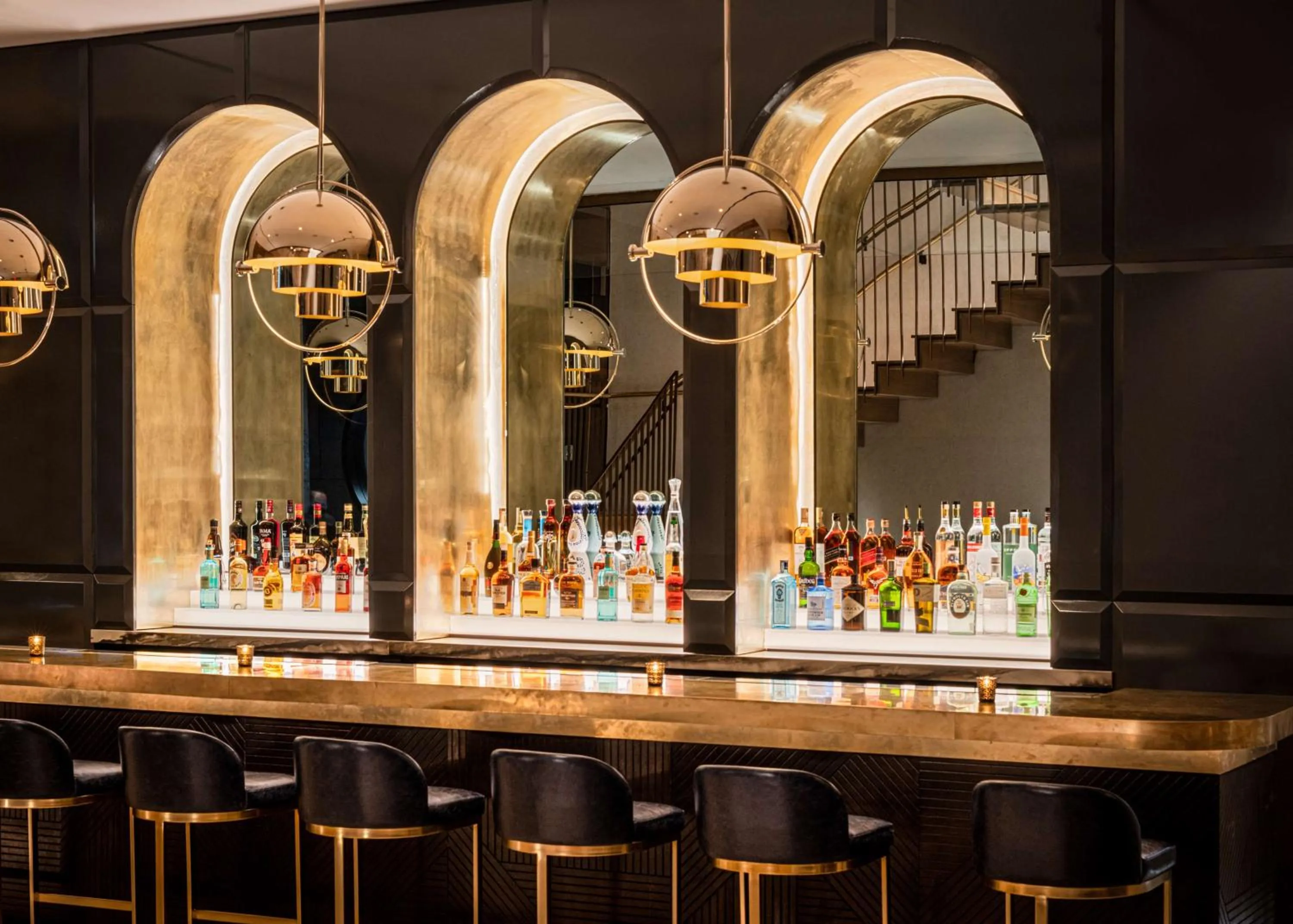 Lounge or bar in Motto by Hilton New York City Chelsea