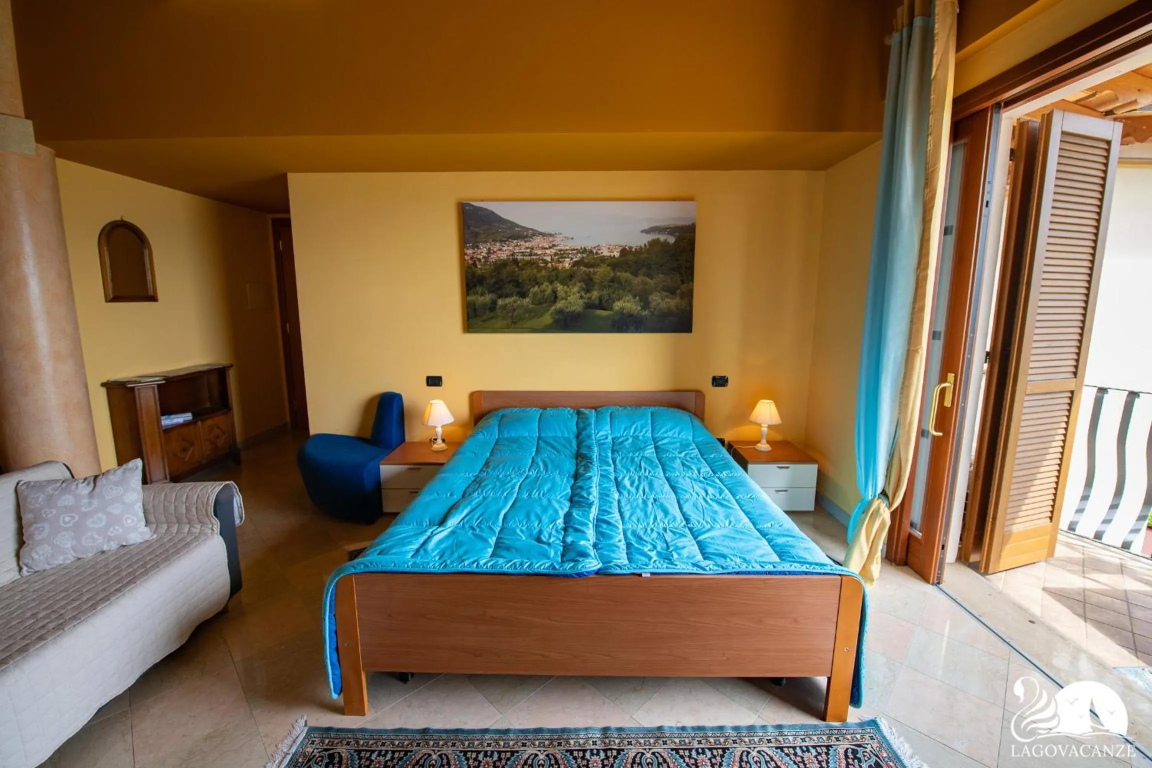 Bedroom, Bed in Feeling House