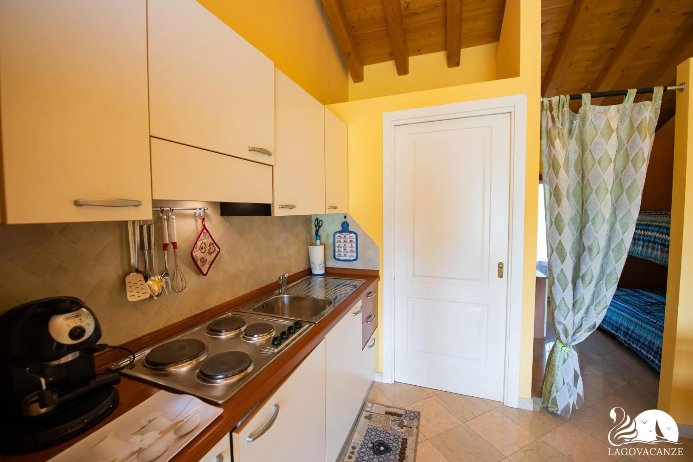Kitchen or kitchenette in Feeling House