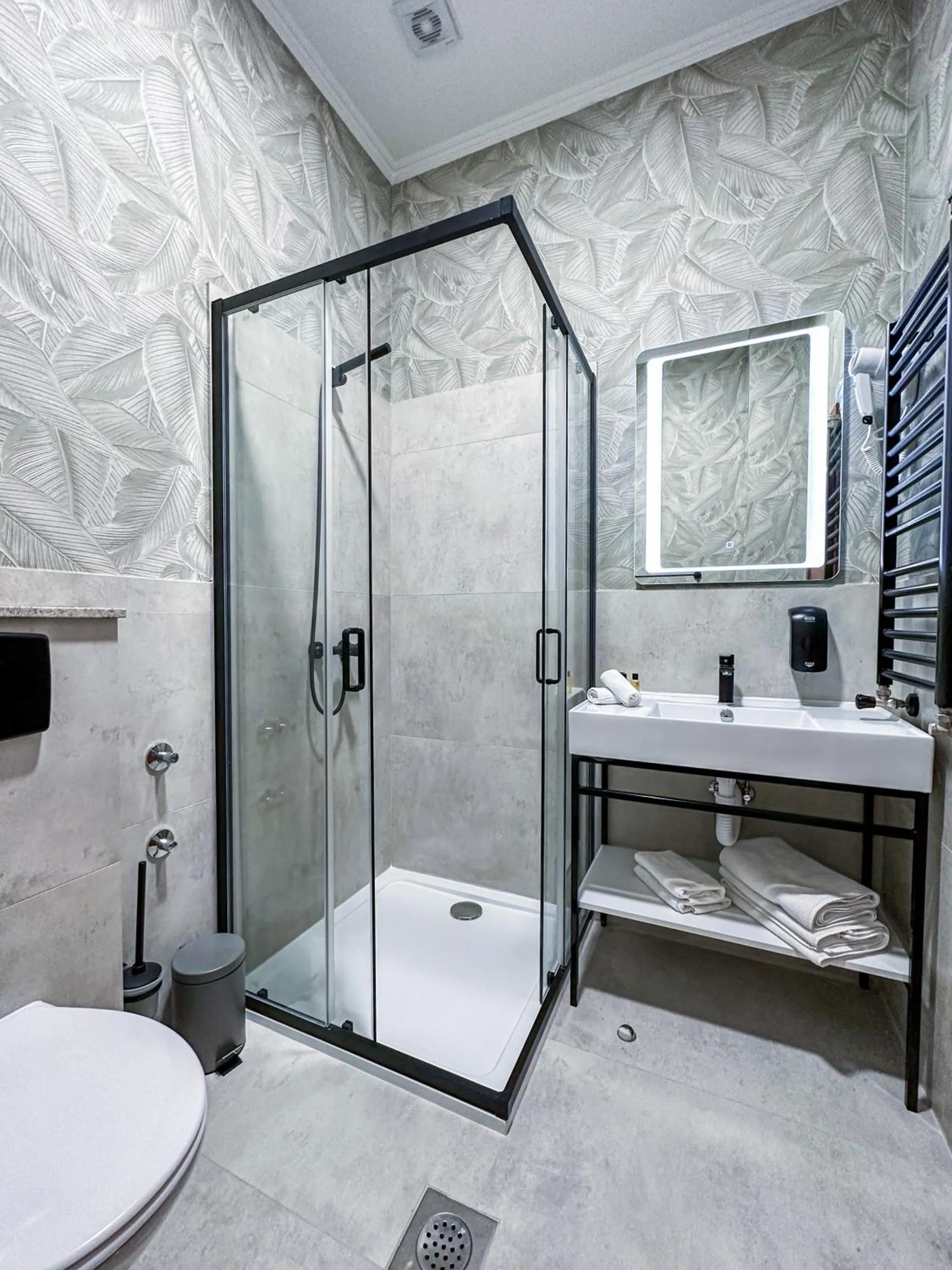 Shower in Hotel Vidović