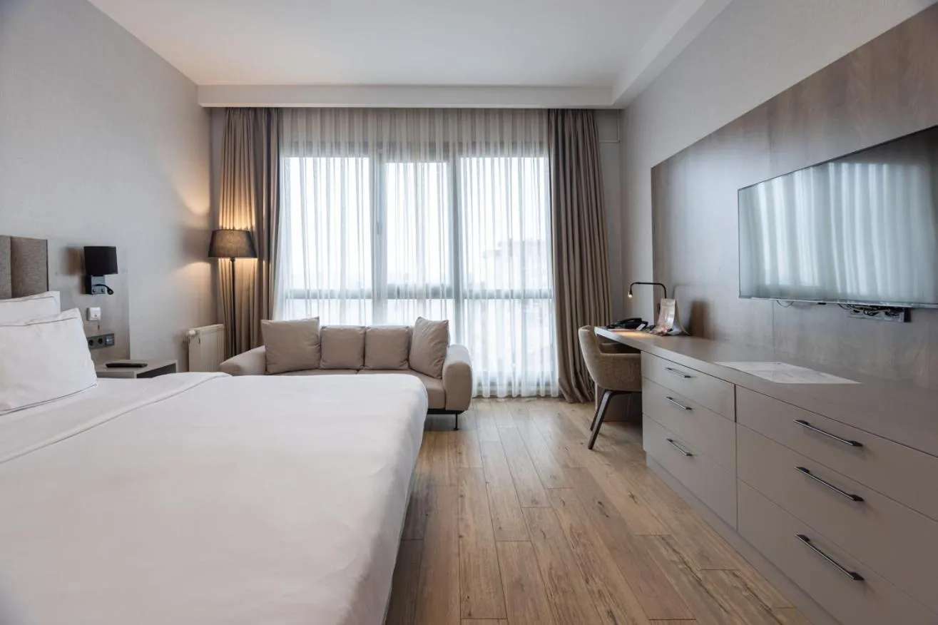 Bedroom, Bed in Antwell Suites