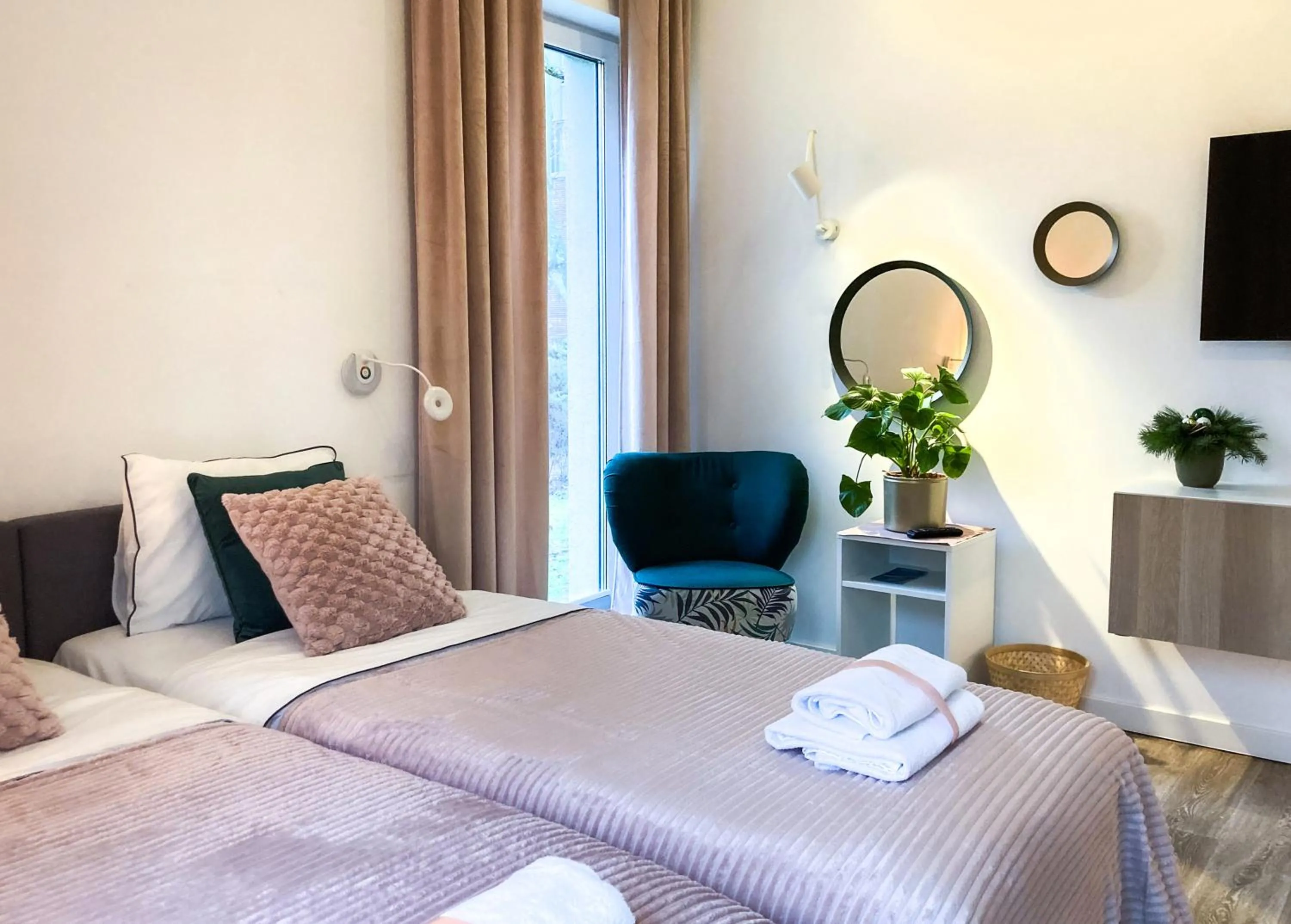 Photo of the whole room, Bed in Chummy House Sopot