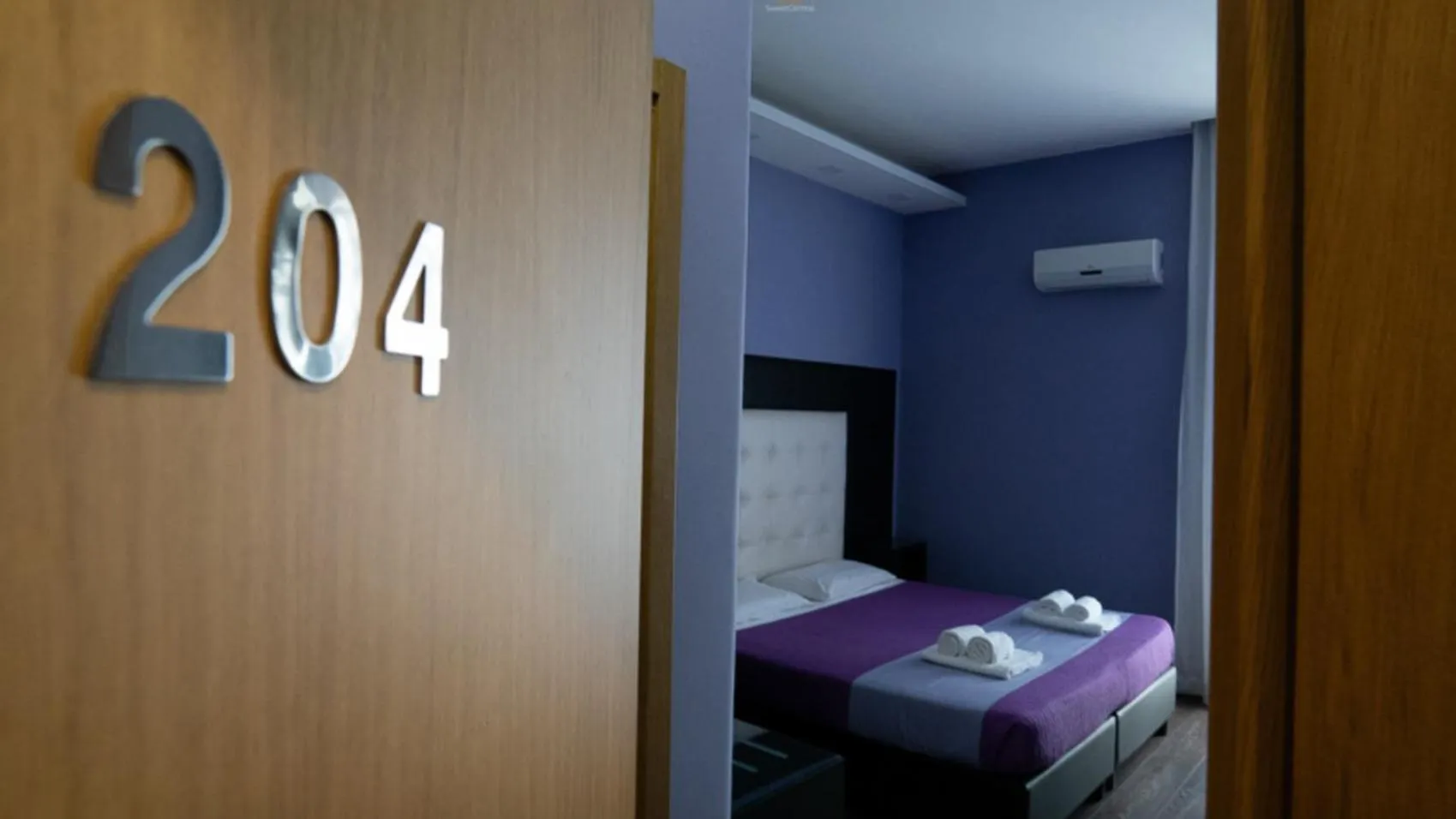 View (from property/room), Bed in Sweet Central Hotel