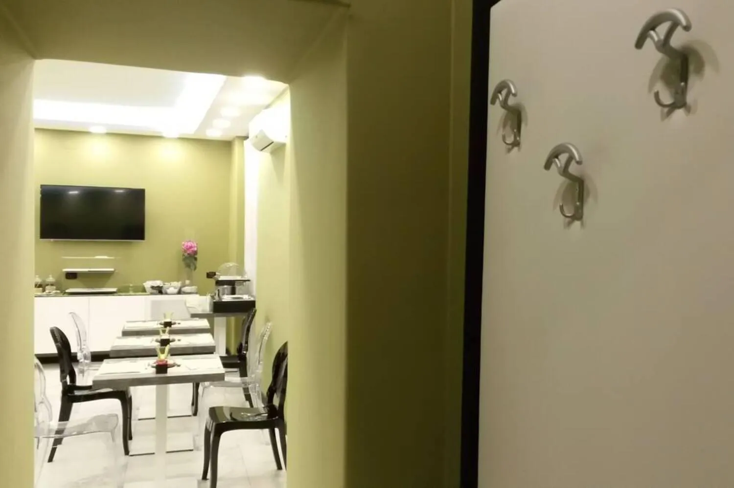 Breakfast in Sweet Central Hotel