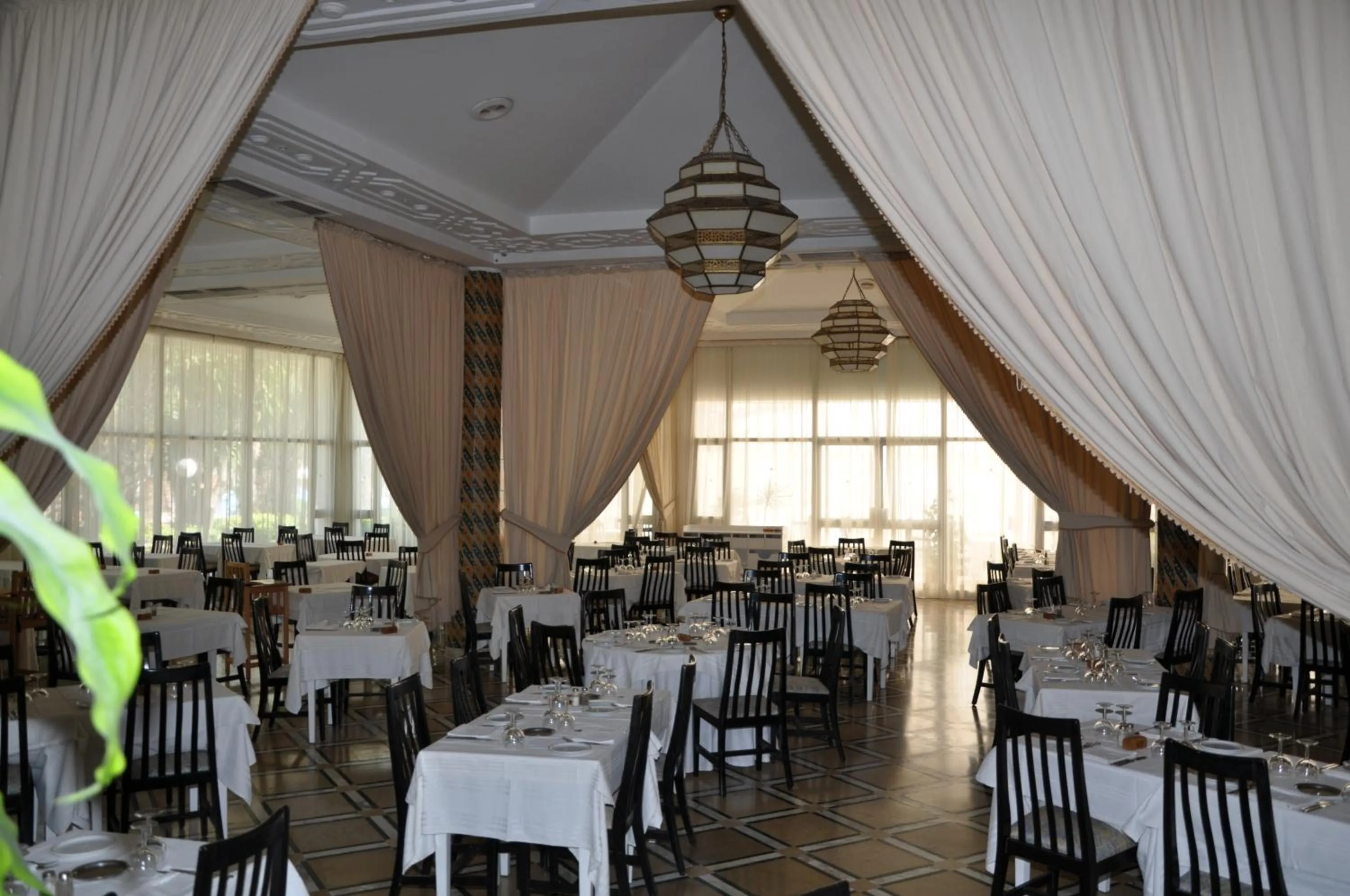 Restaurant/places to eat in Kanta Resort and Spa