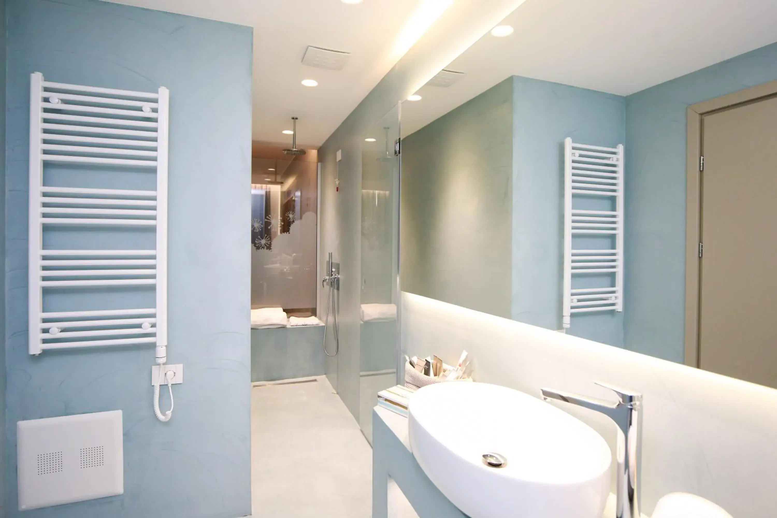 Junior Suite with Sea View in Hotel Vlora Priam, Affiliated by Melia Junior Suite with Sea View in Hotel Vlora Priam, Affiliated by Melia