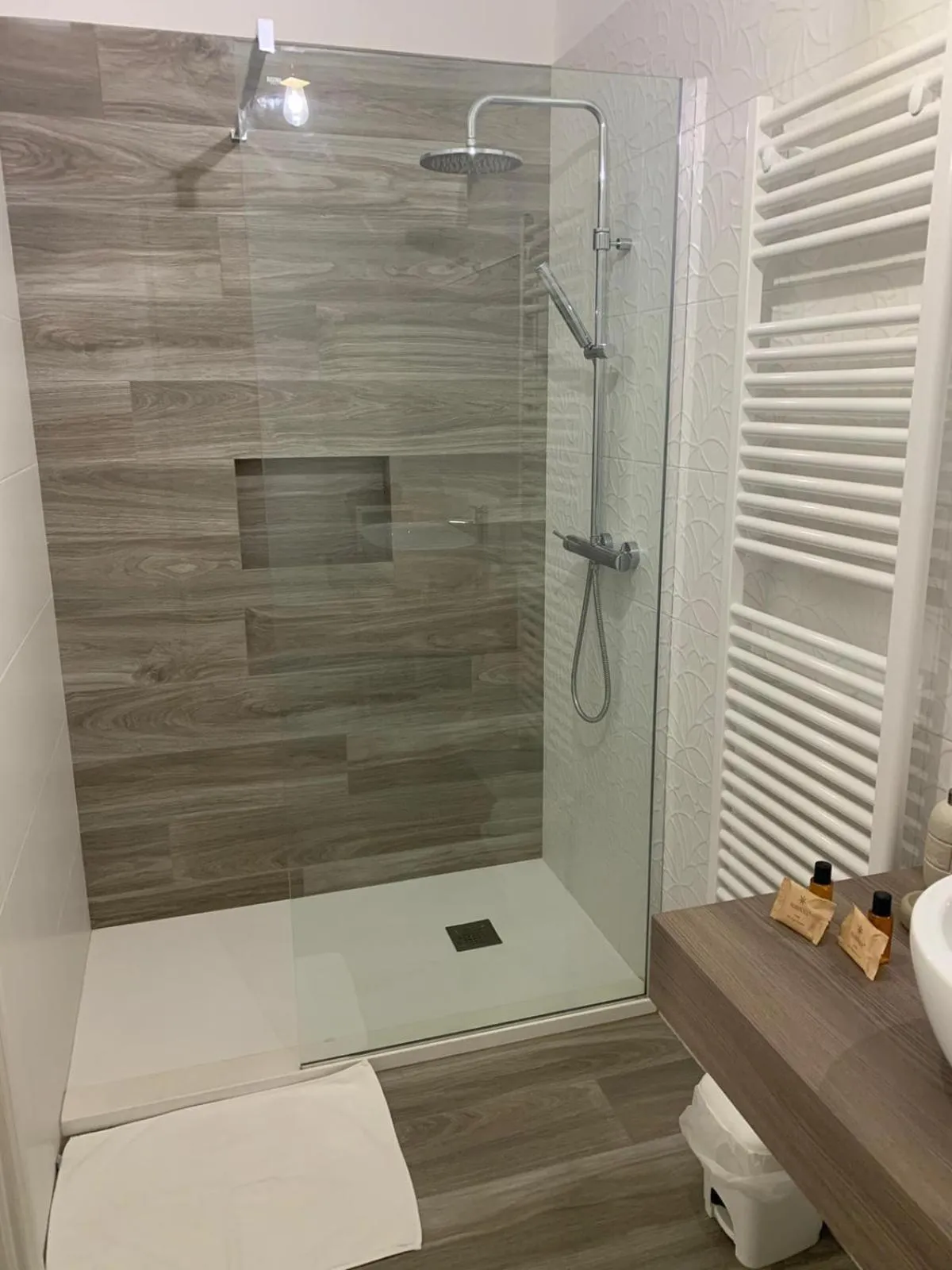 Shower in B&B Casa di Nonna Checca