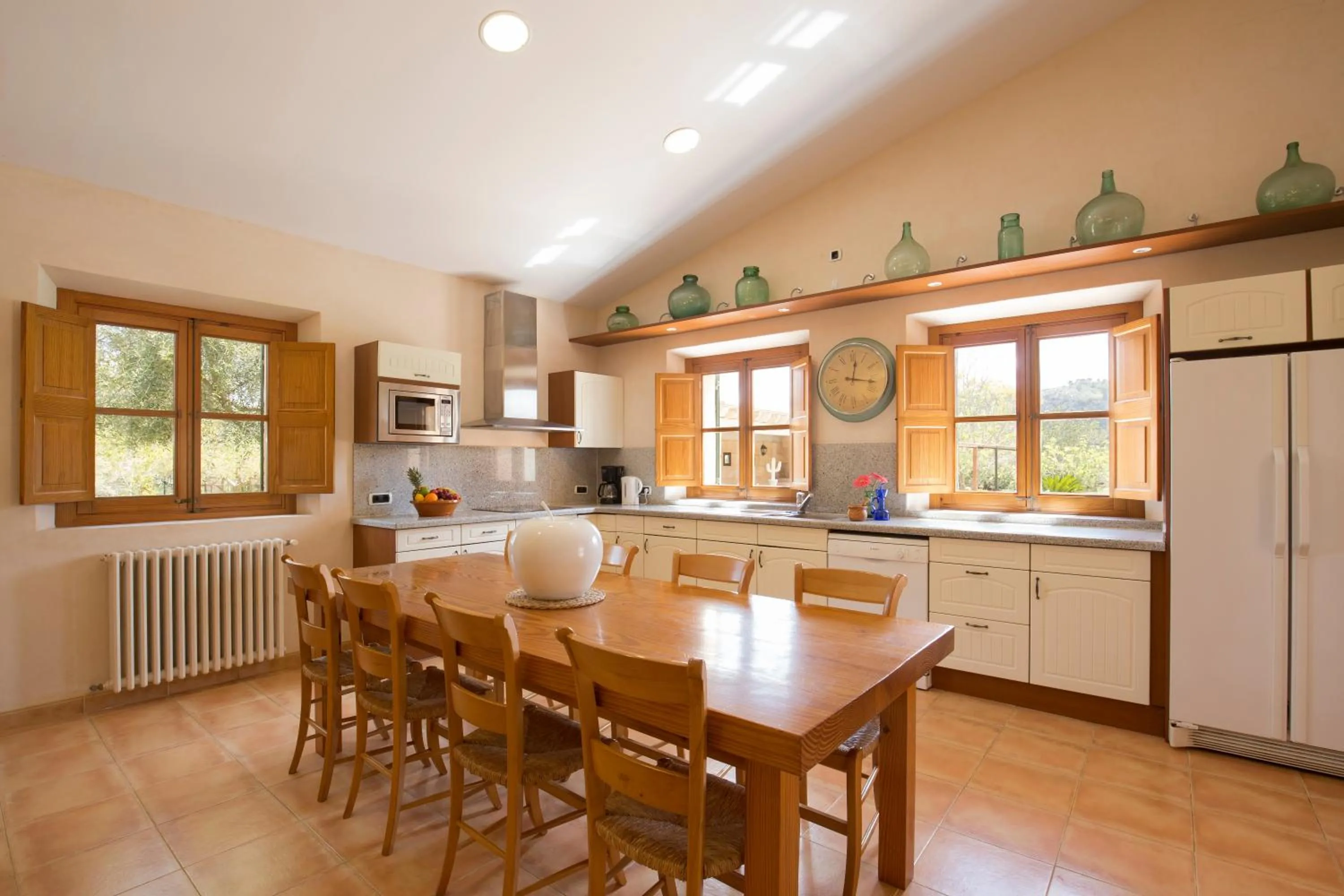 Kitchen or kitchenette in Villa Ca'n Sureda - La Goleta Hotel de Mar & Villas