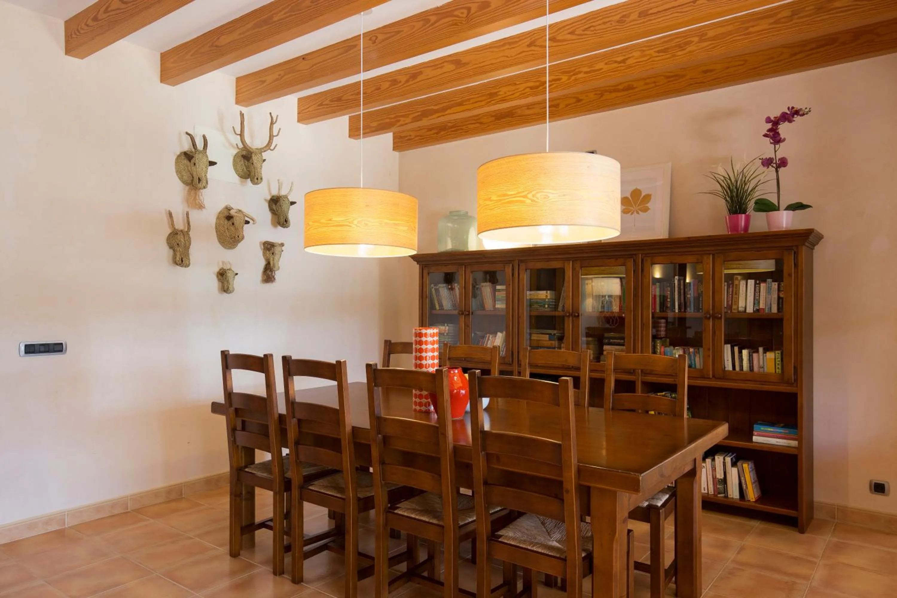 Library in Villa Ca'n Sureda - La Goleta Hotel de Mar & Villas
