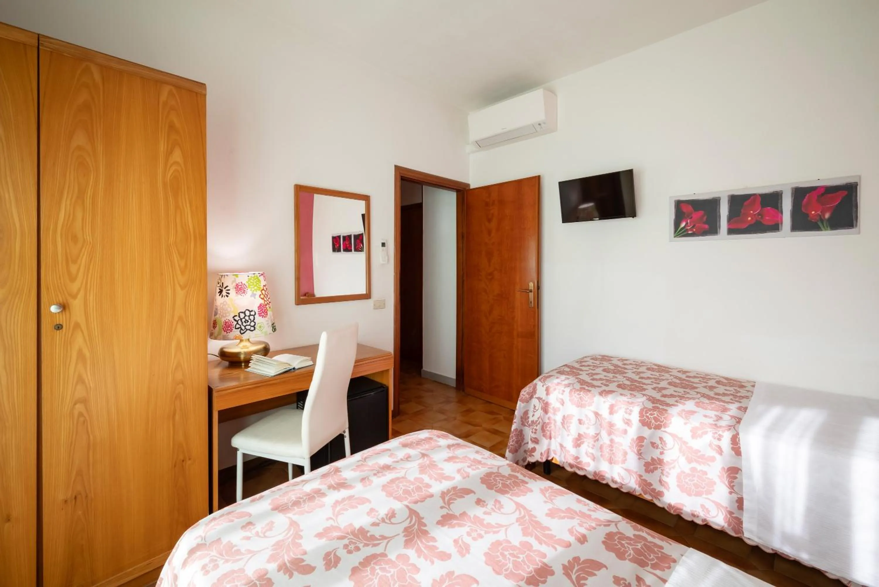 Bed in Hotel Parco dei Pini - 100mt dal Mare