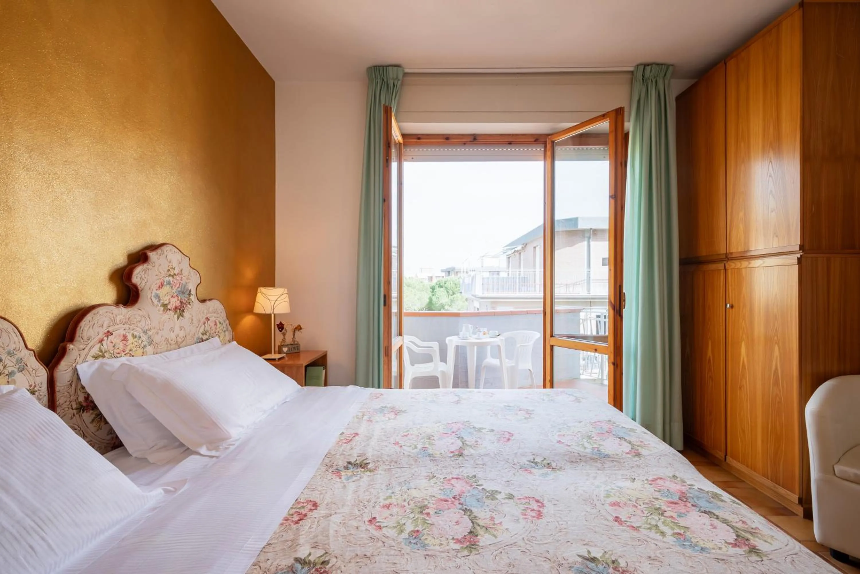 View (from property/room), Bed in Hotel Parco dei Pini - 100mt dal Mare