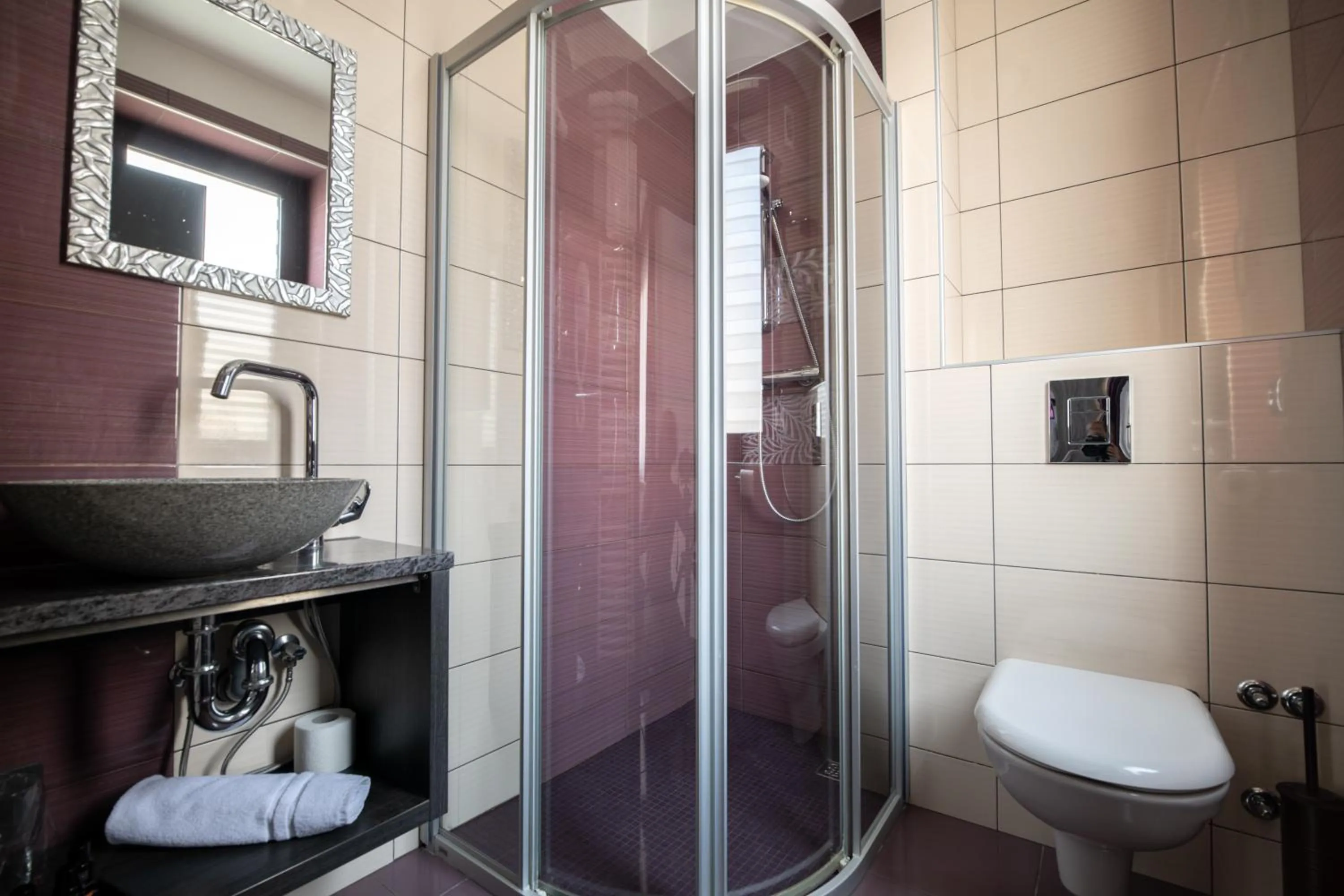 Bathroom in Log In Rooms