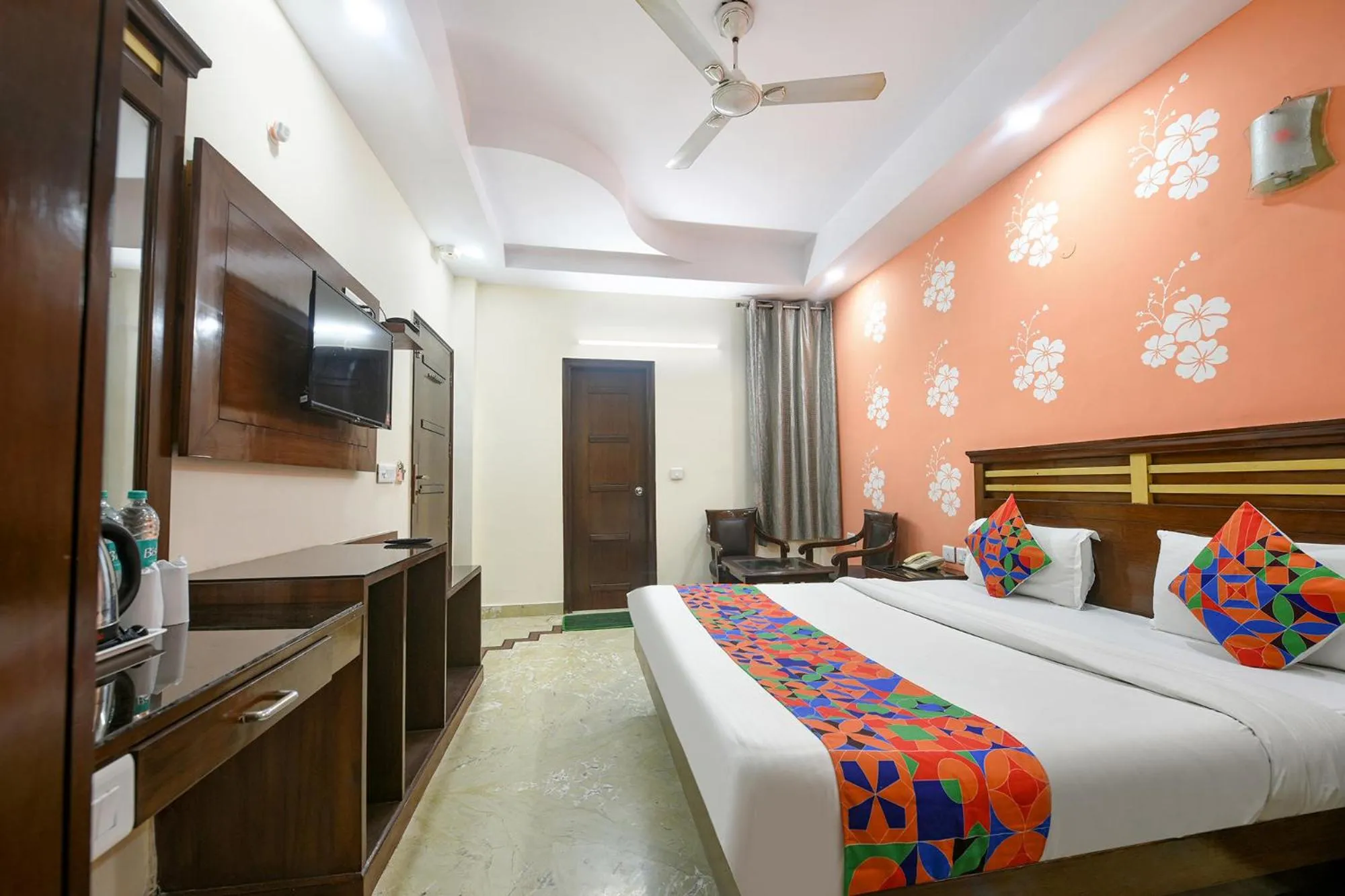 Bed in FabHotel Jaggi Palace Karol Bagh