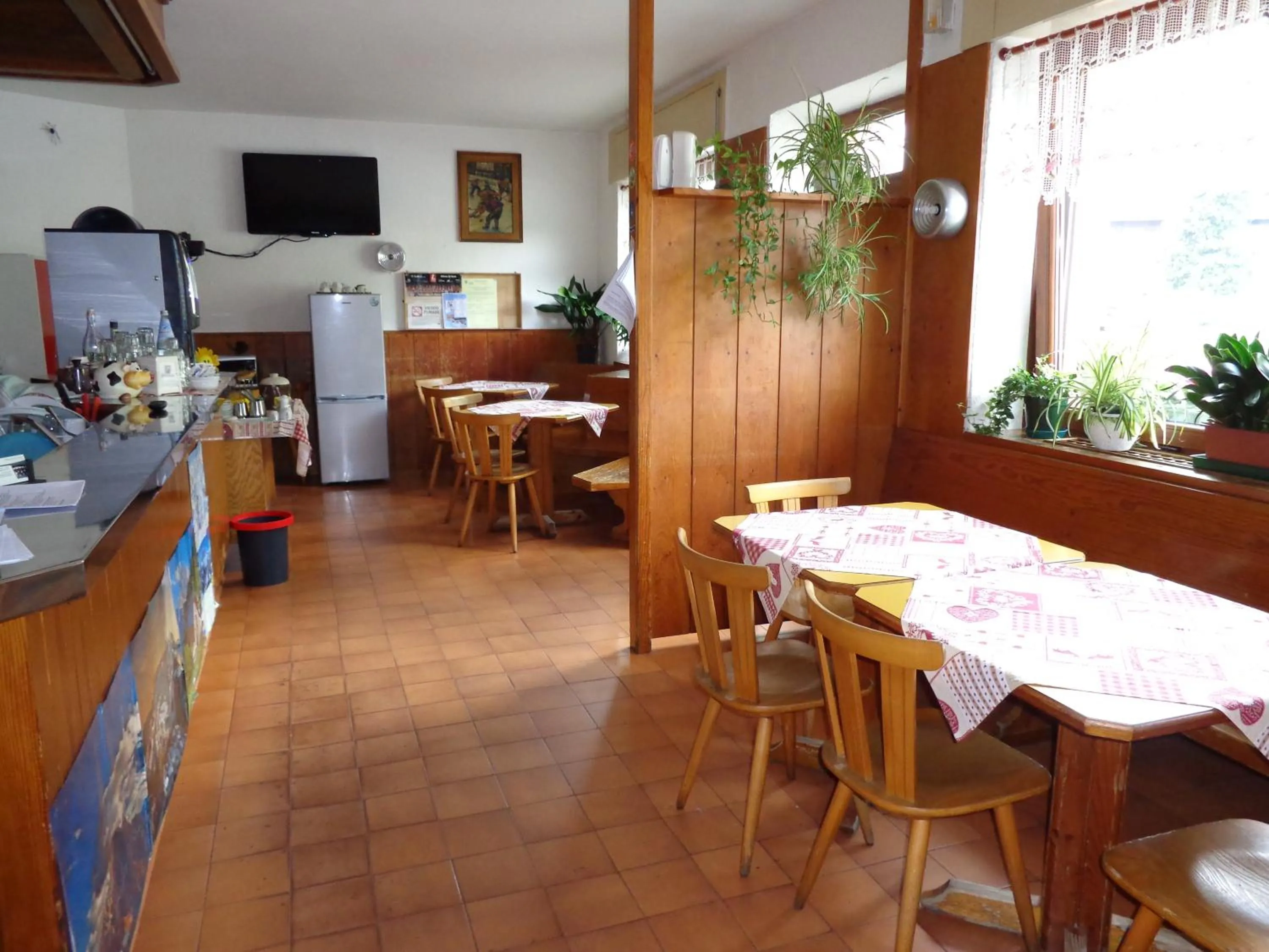 Restaurant/places to eat in B&B Astor