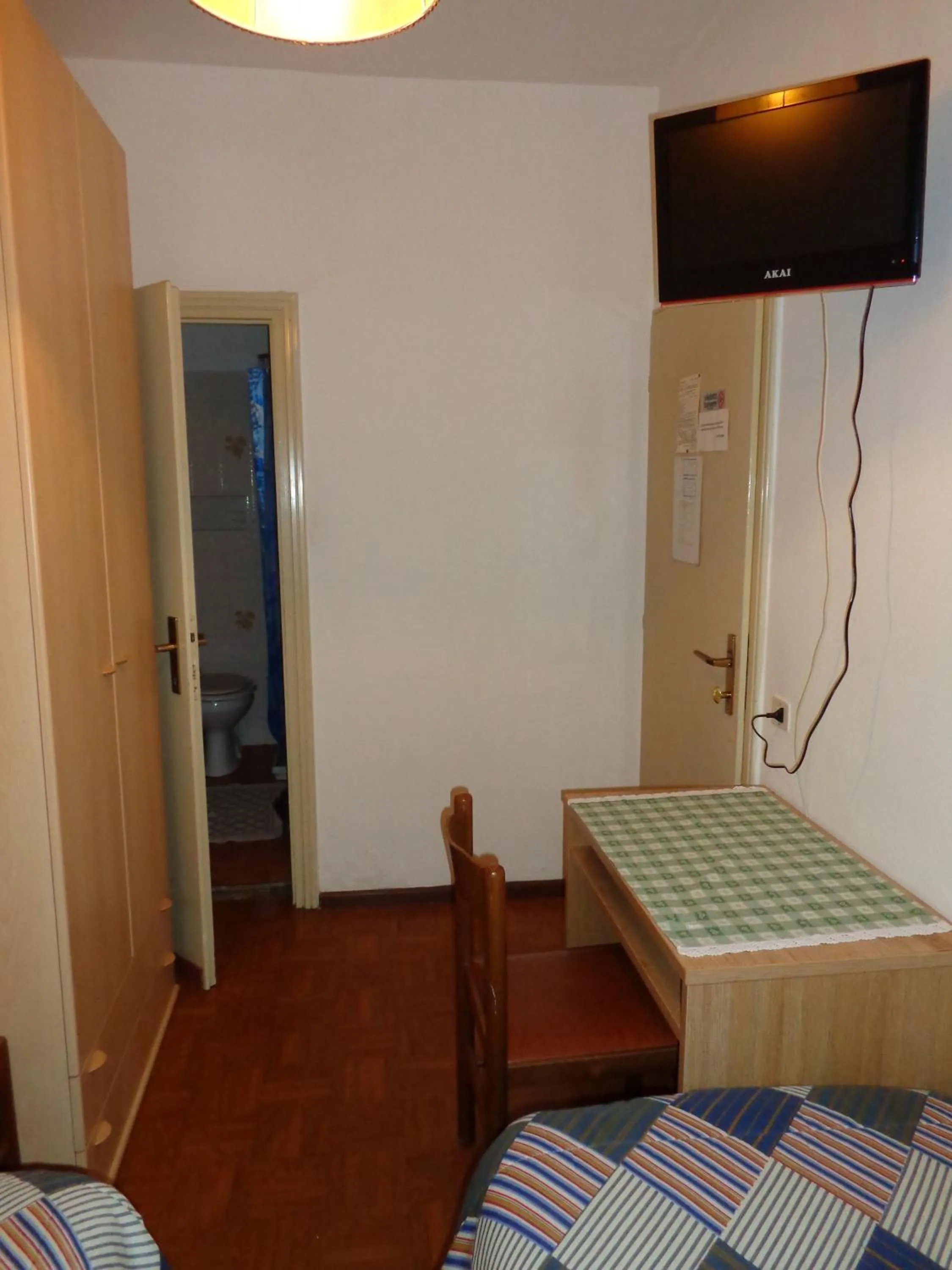 TV and multimedia, Bed in B&B Astor