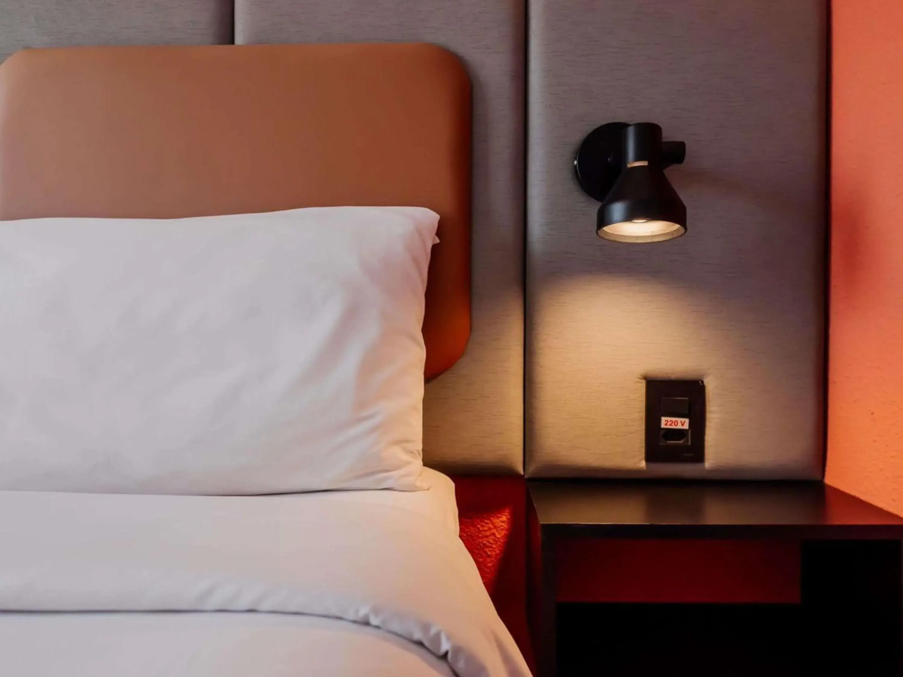 Bedroom, Bed in ibis Guarulhos Aeroporto Bedroom, Bed in ibis Guarulhos Aeroporto