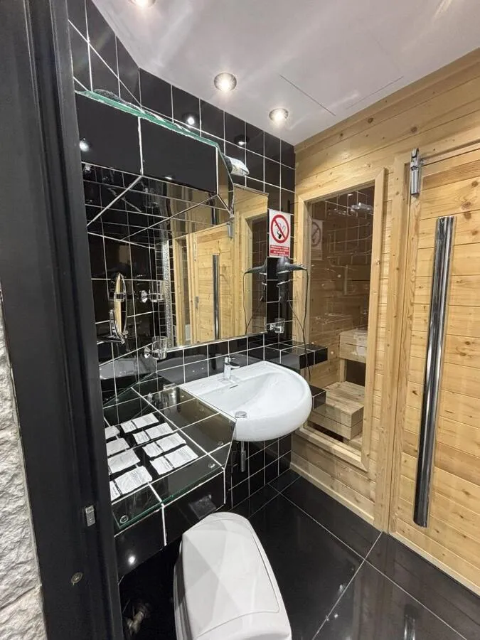 Toilet in Hotel Plata