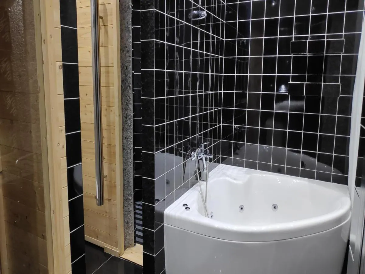 Shower in Hotel Plata