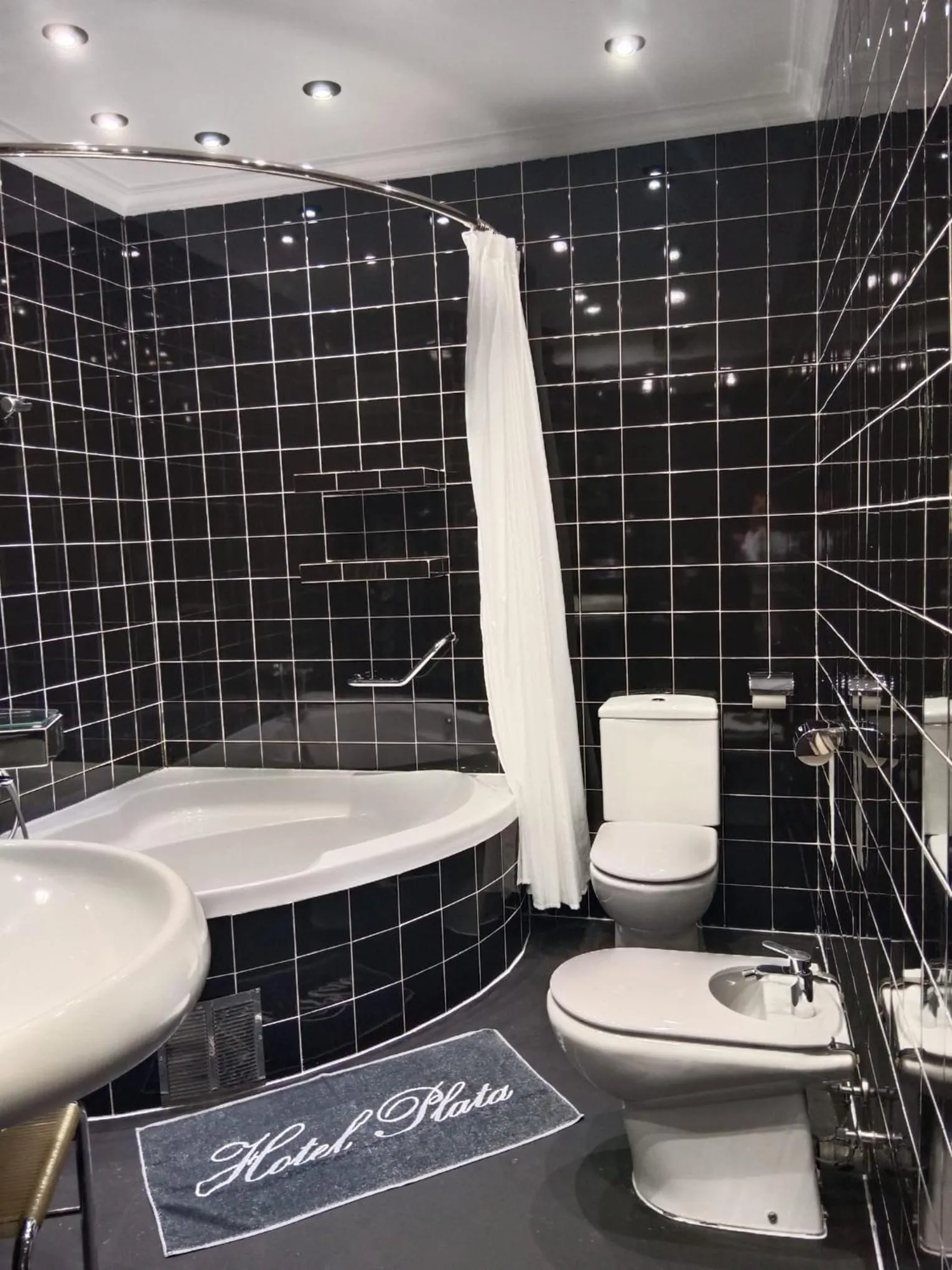 Shower in Hotel Plata