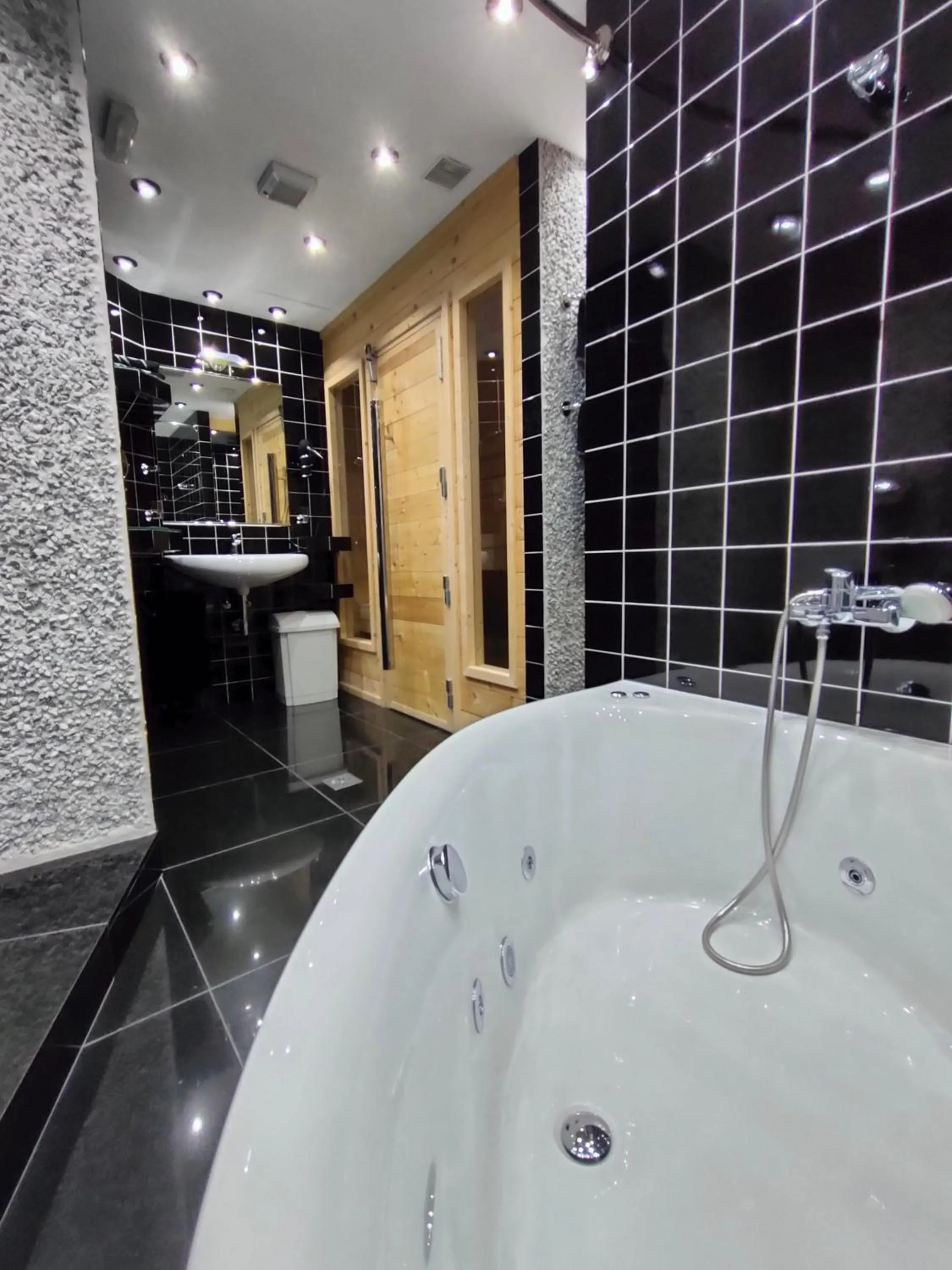 Shower in Hotel Plata