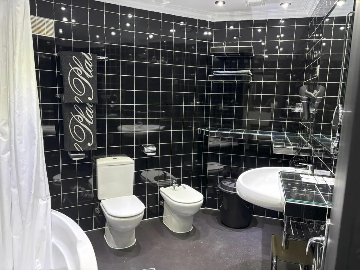 Shower in Hotel Plata