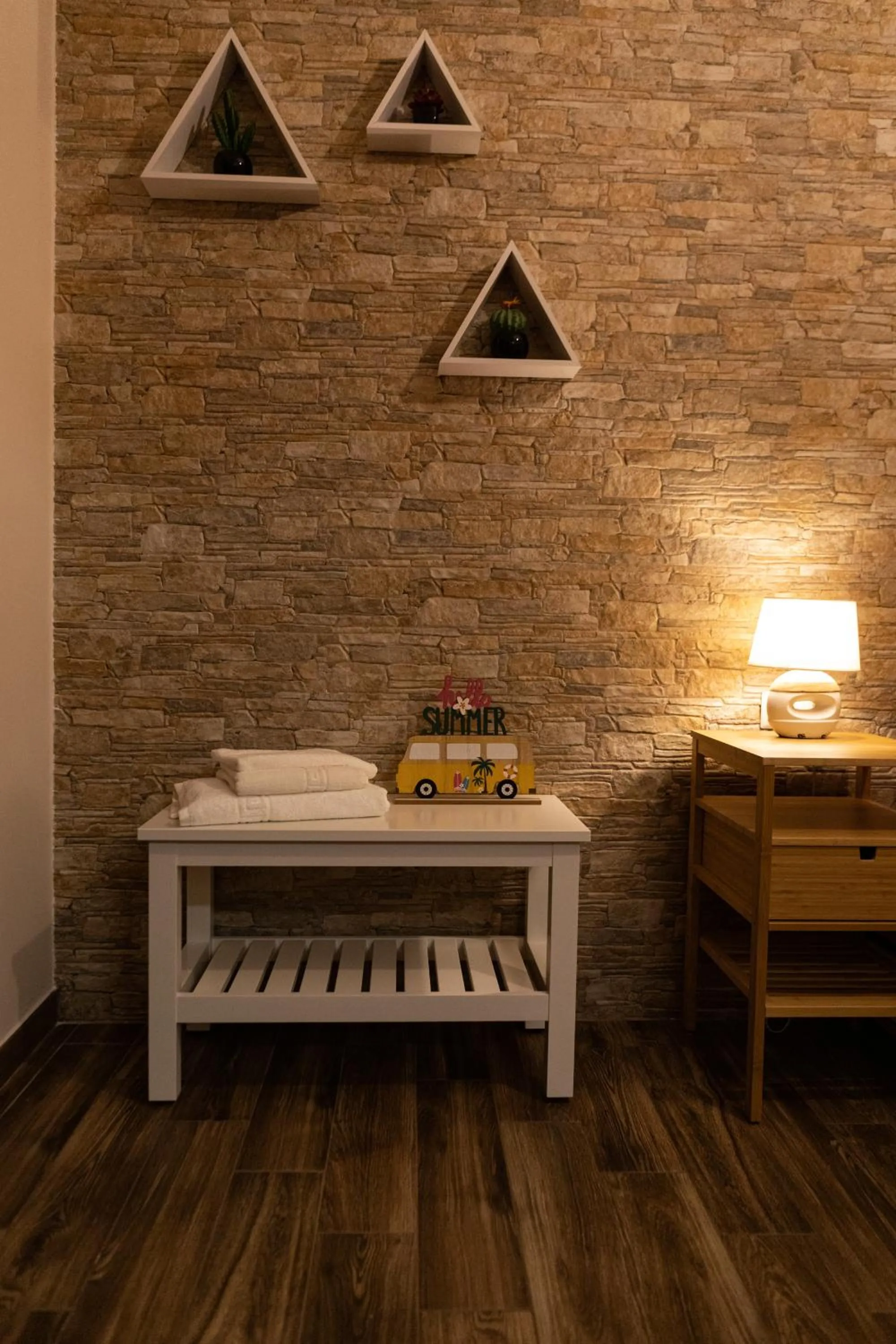 Photo of the whole room in Tizzy Apartment & Rooms