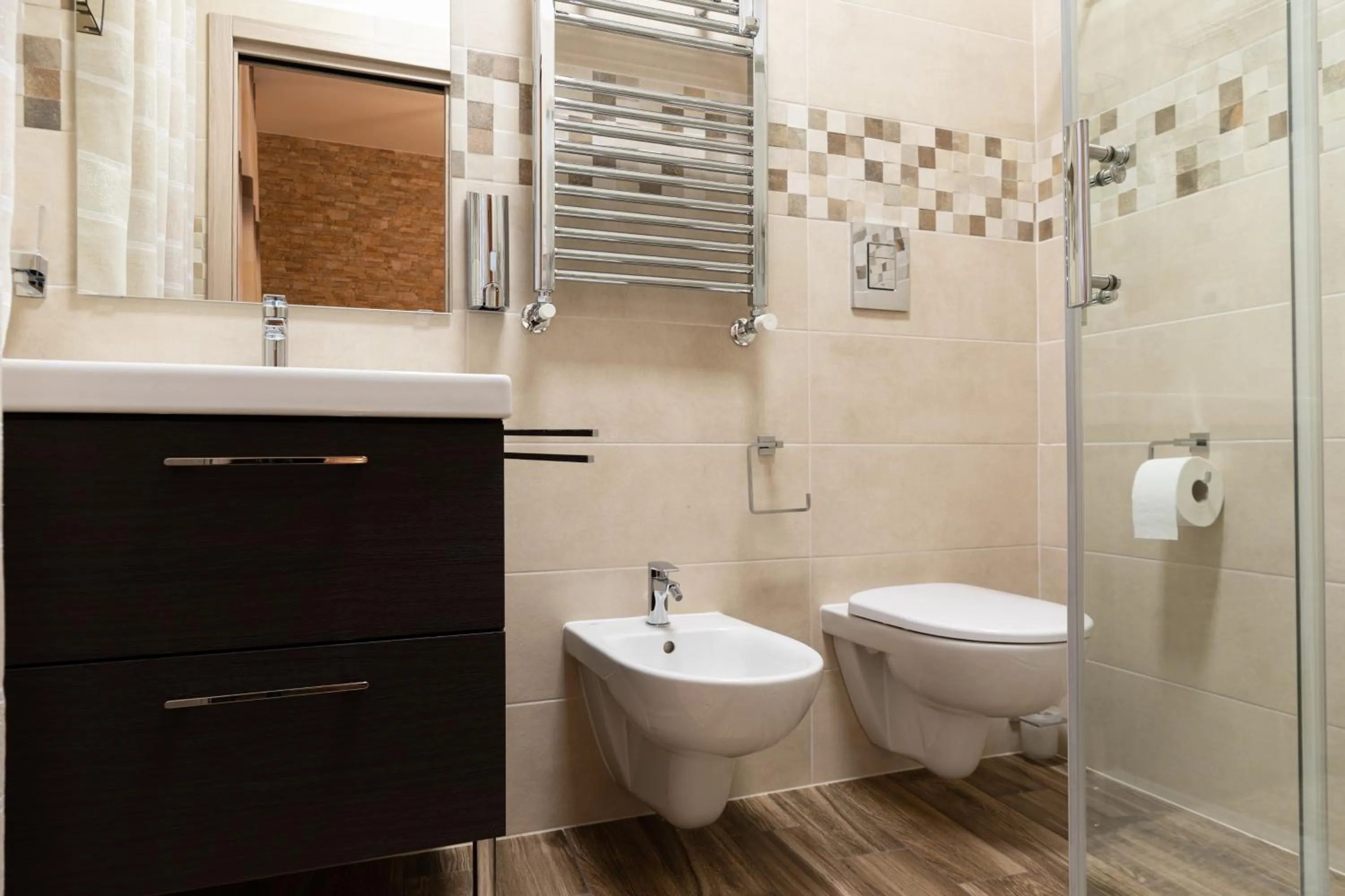 Tizzy Apartment & Rooms