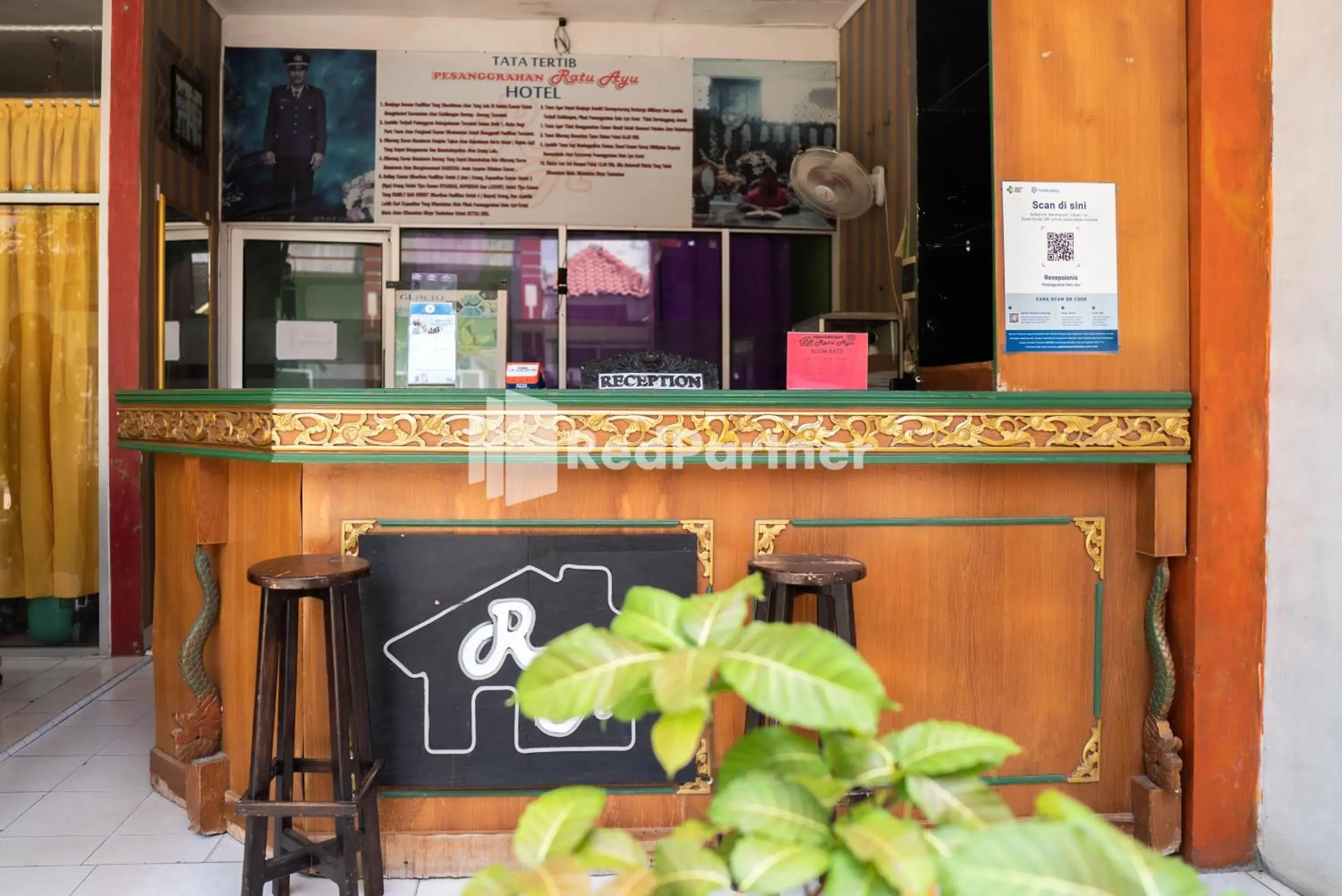 Lobby or reception in Hotel Ratu Ayu 2 Lampung Mitra RedDoorz Lobby or reception in Hotel Ratu Ayu 2 Lampung Mitra RedDoorz