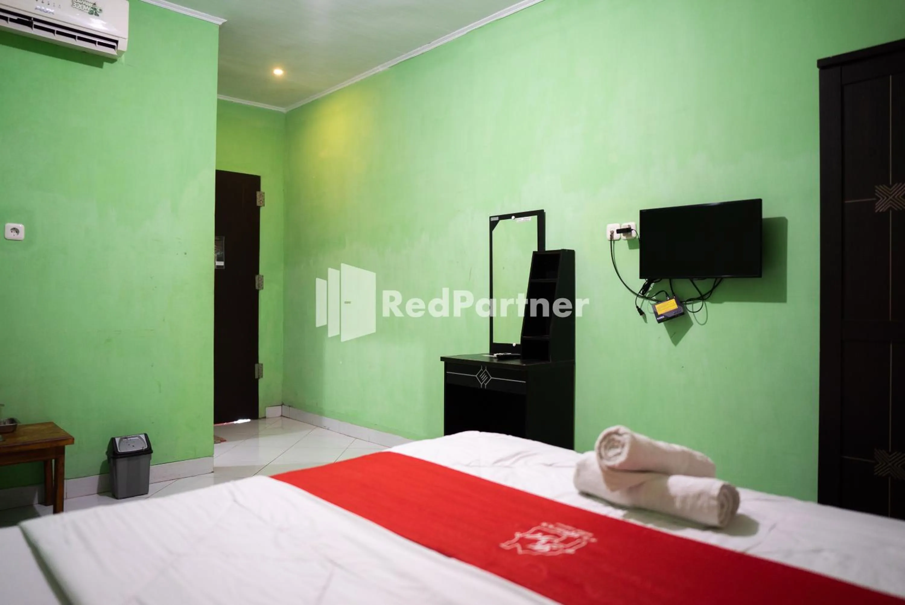 Bedroom in Hotel Ratu Ayu 2 Lampung Mitra RedDoorz