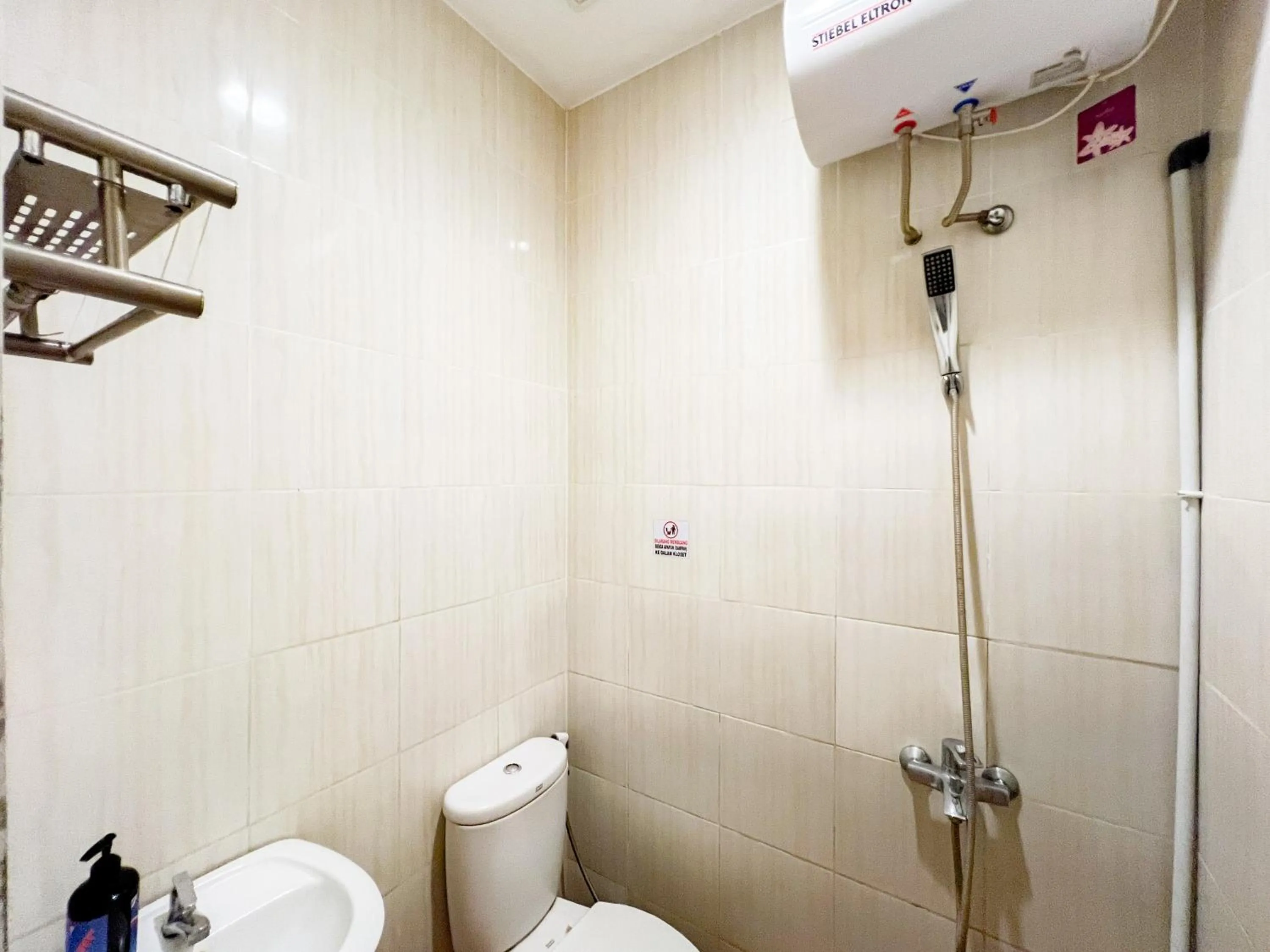 Bathroom in Sans Stay Bukit Palma Citraland