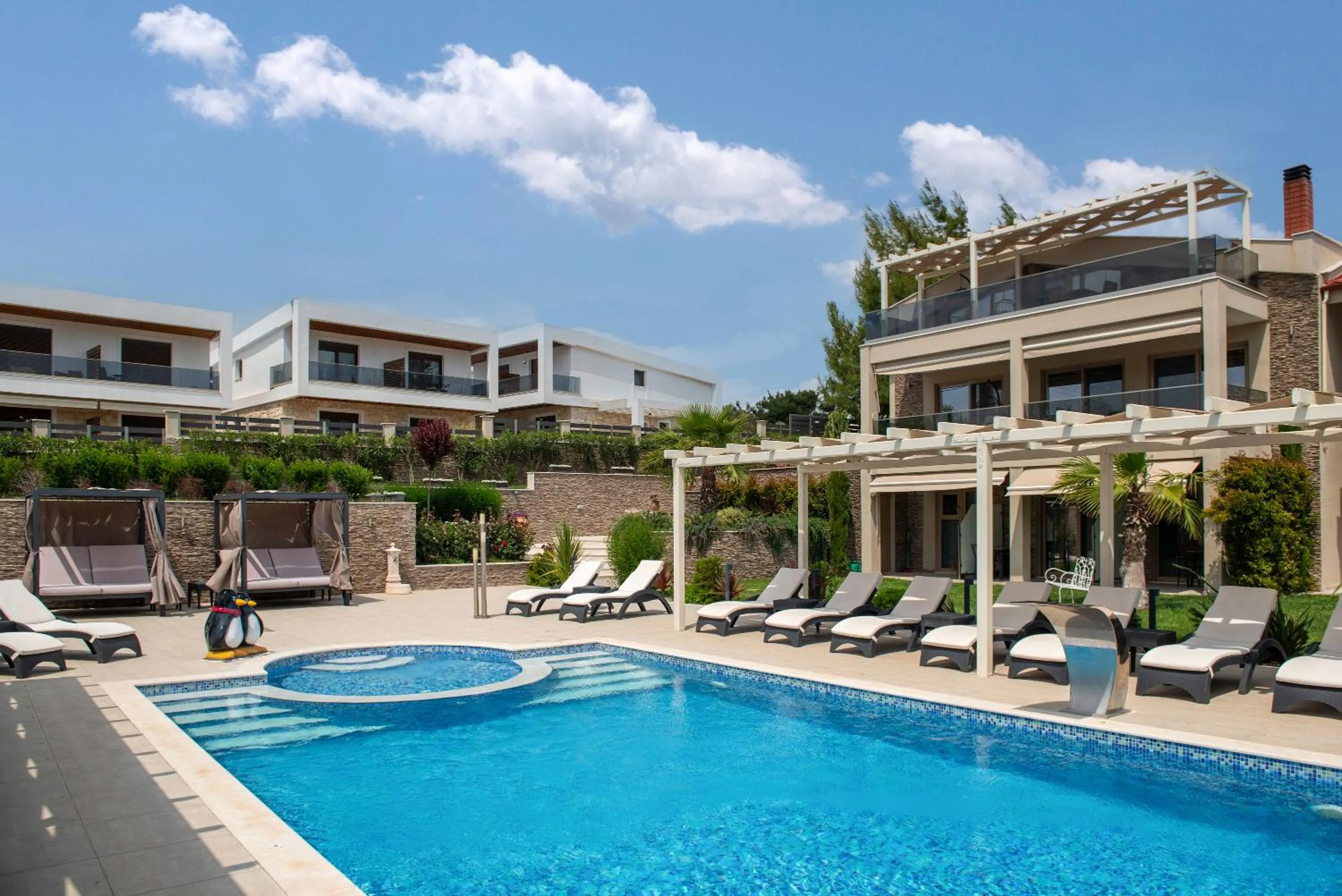 Property building in Villa Sara