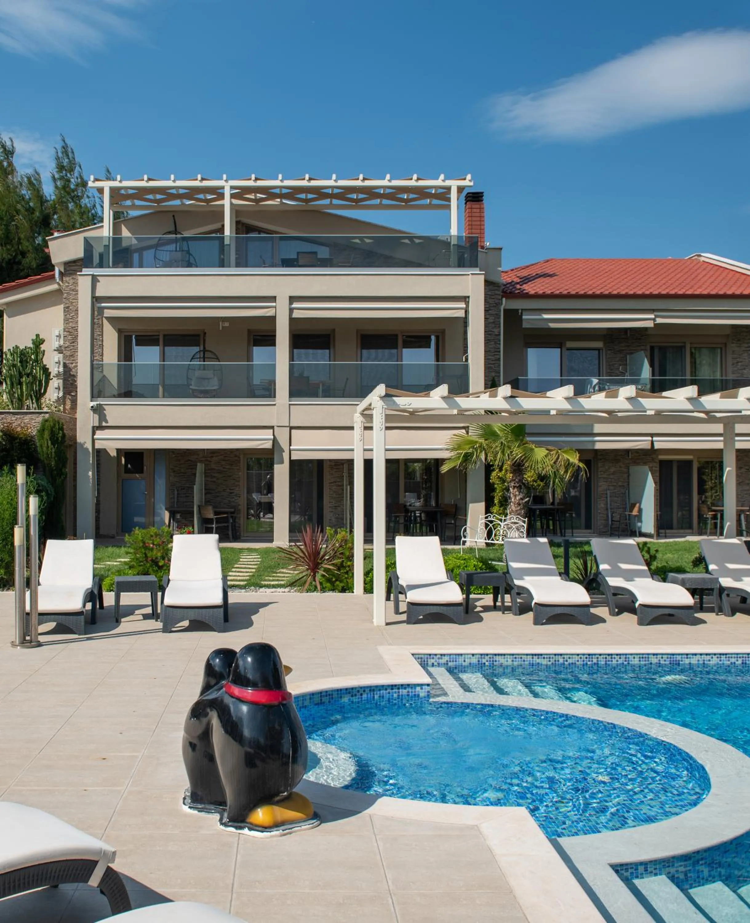 Property building in Villa Sara