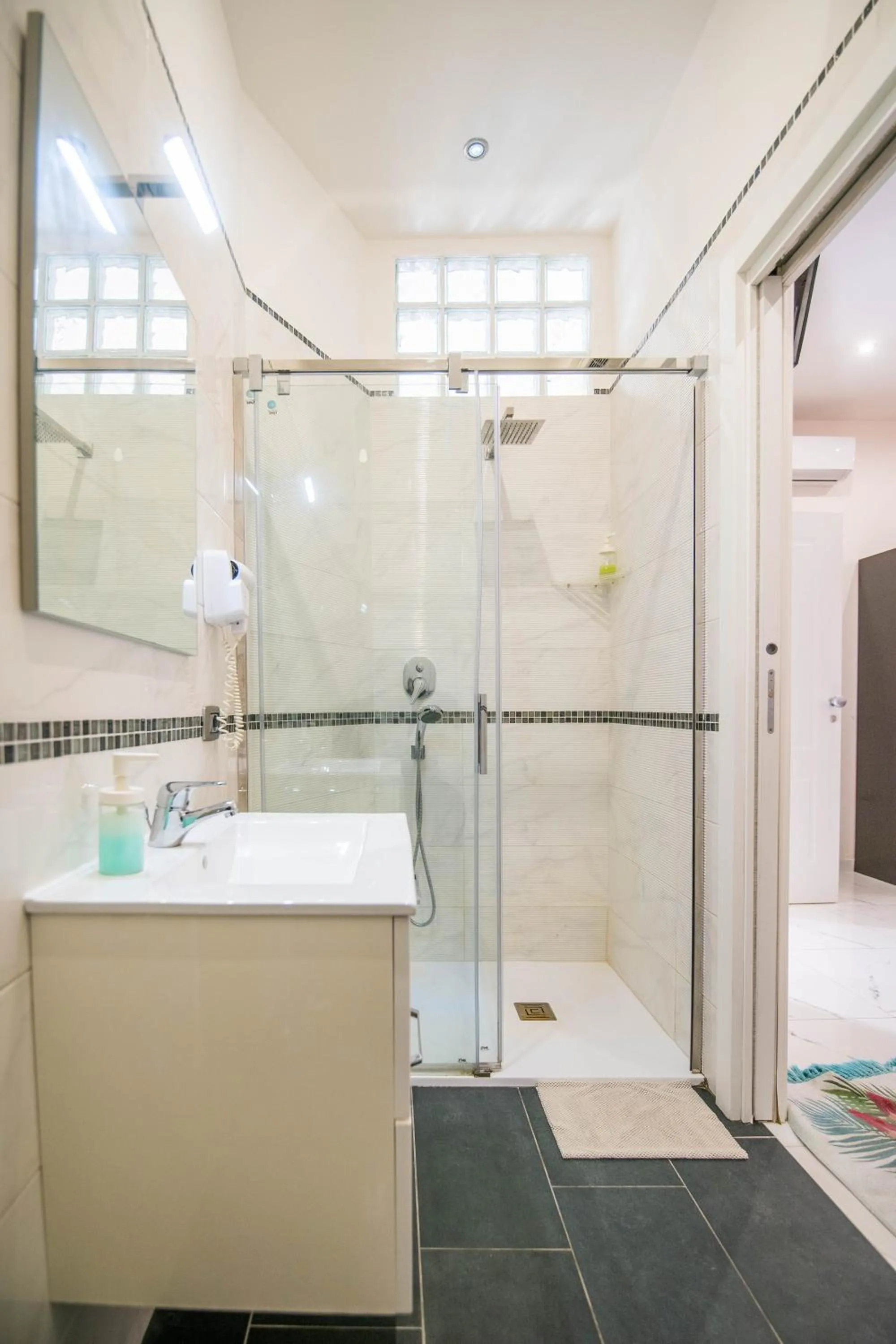 Shower in Le Suite Della Principessa