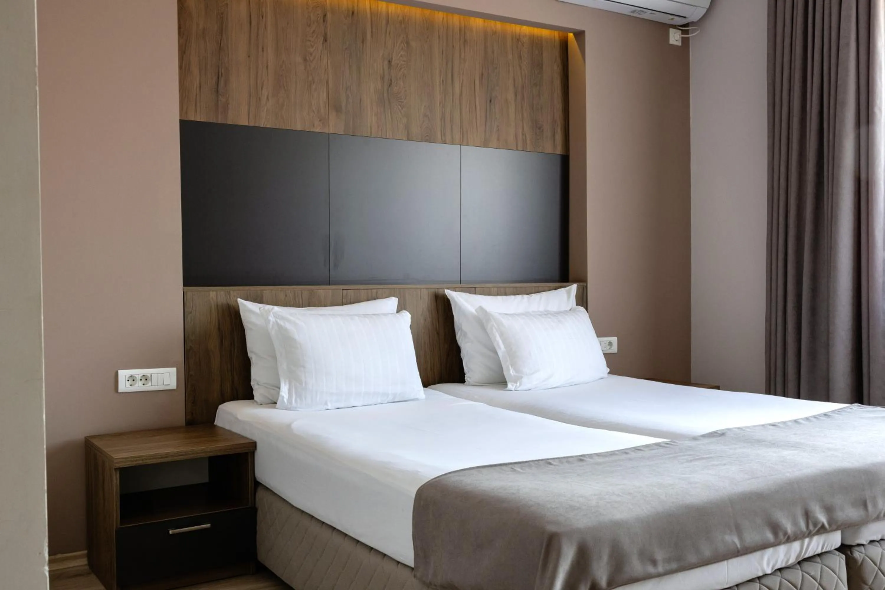 ZARO Apartments